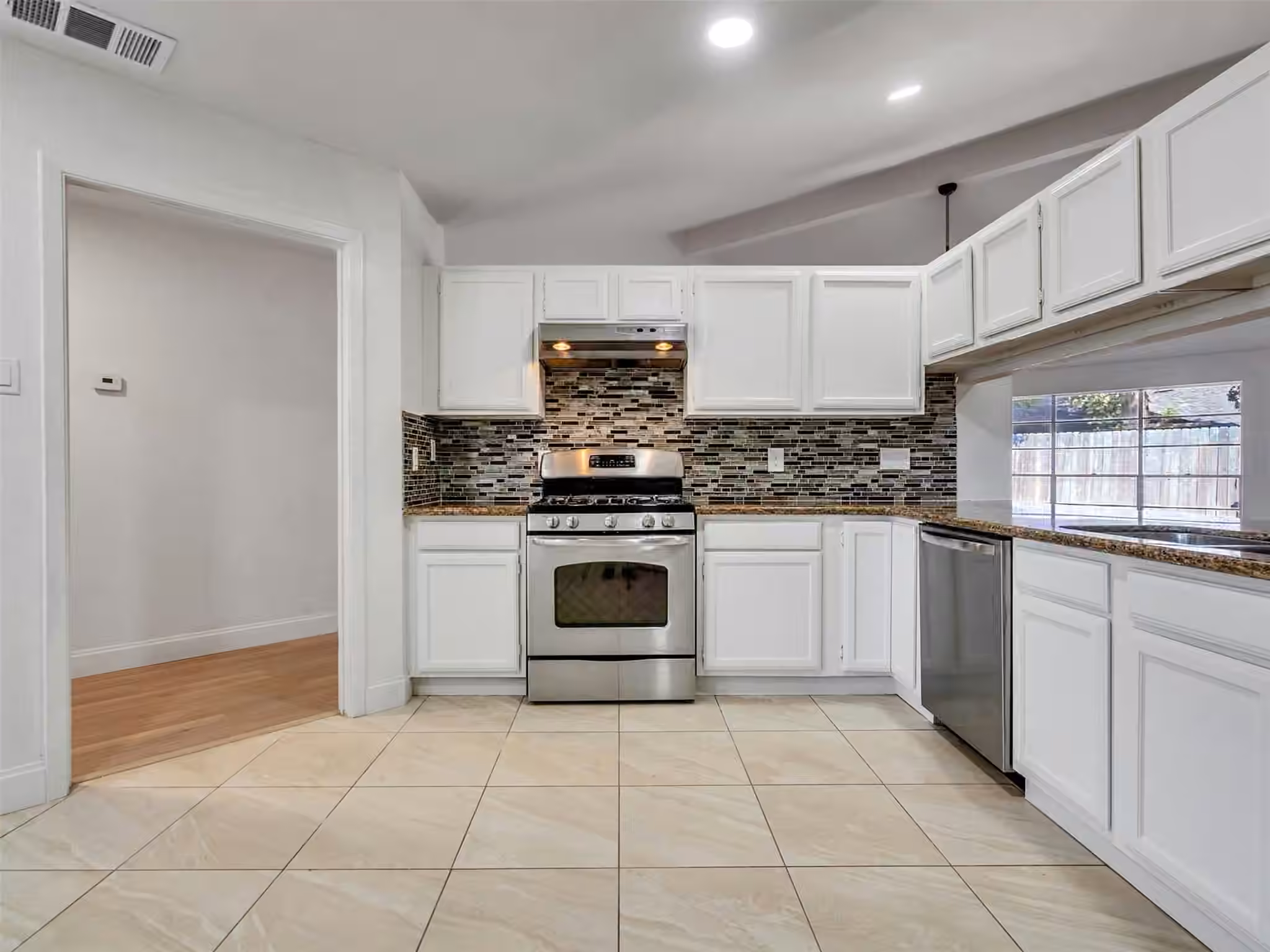 Photo 3 of 3206 Lindenfield Drive, Katy, TX