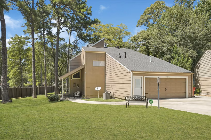 Photo of 111 Springs Edge Drive, Conroe, TX 77356