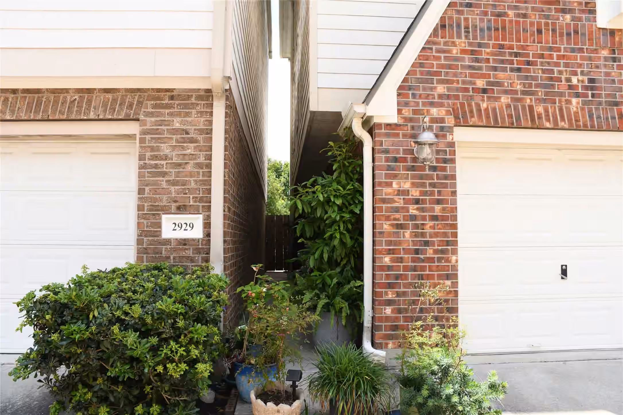 Photo 5 of 2931 Bering Drive, Houston, TX