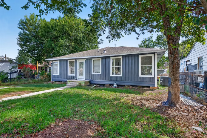 Photo 4 of 216 Eastway Street, Galena Park, TX