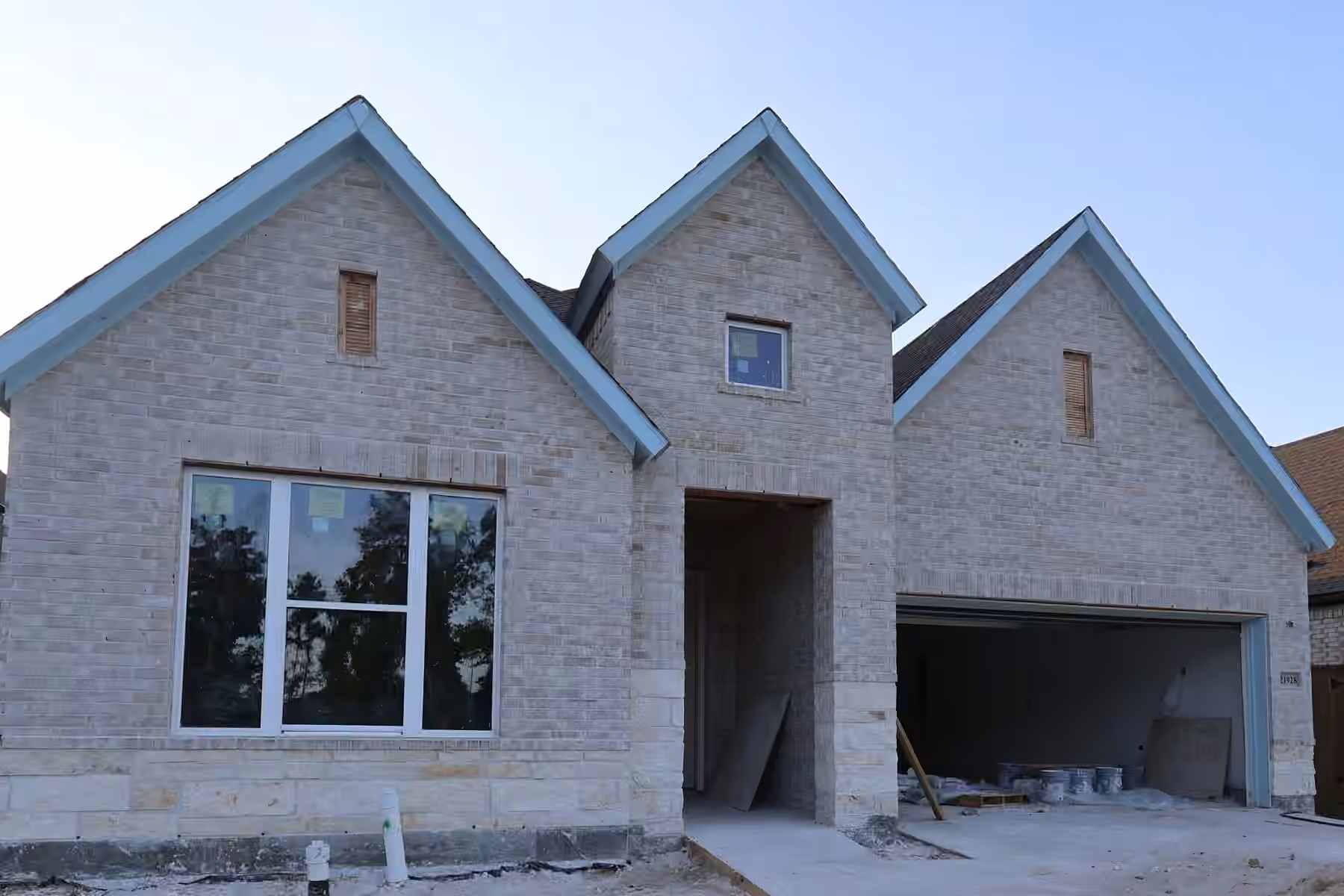 Photo 4 of 21928 Rolling Greens Road, Porter, TX