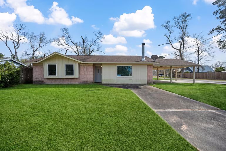 Photo of 400 Dora Street, Cleveland, TX 77328