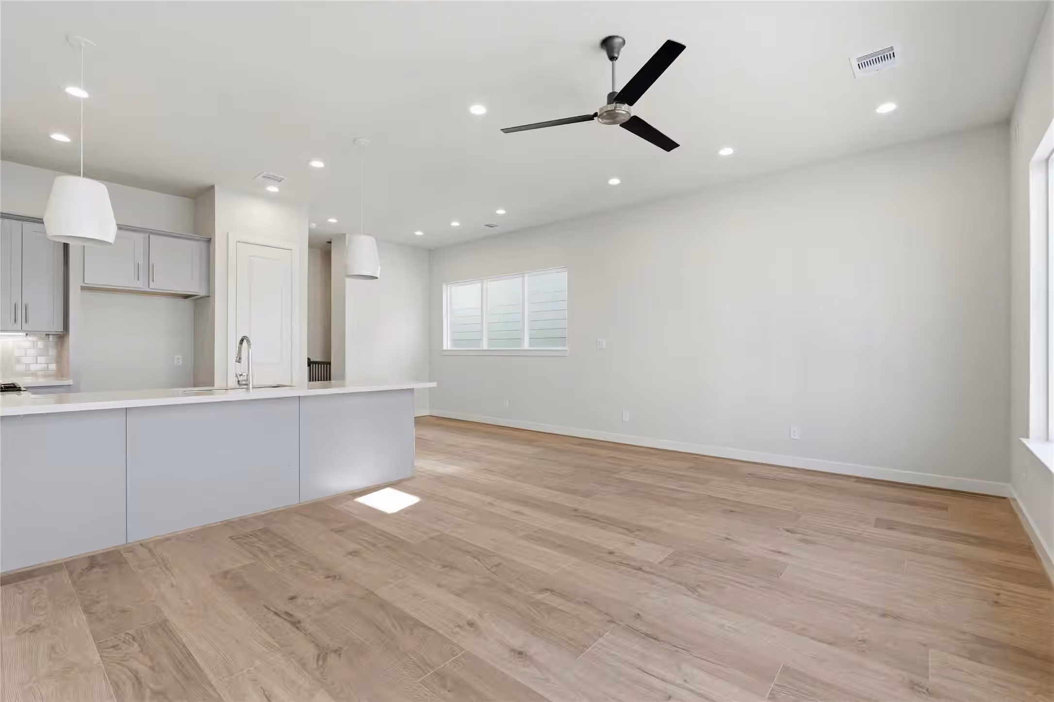 Photo 3 of 3903 Willowbend Point Drive, Houston, TX