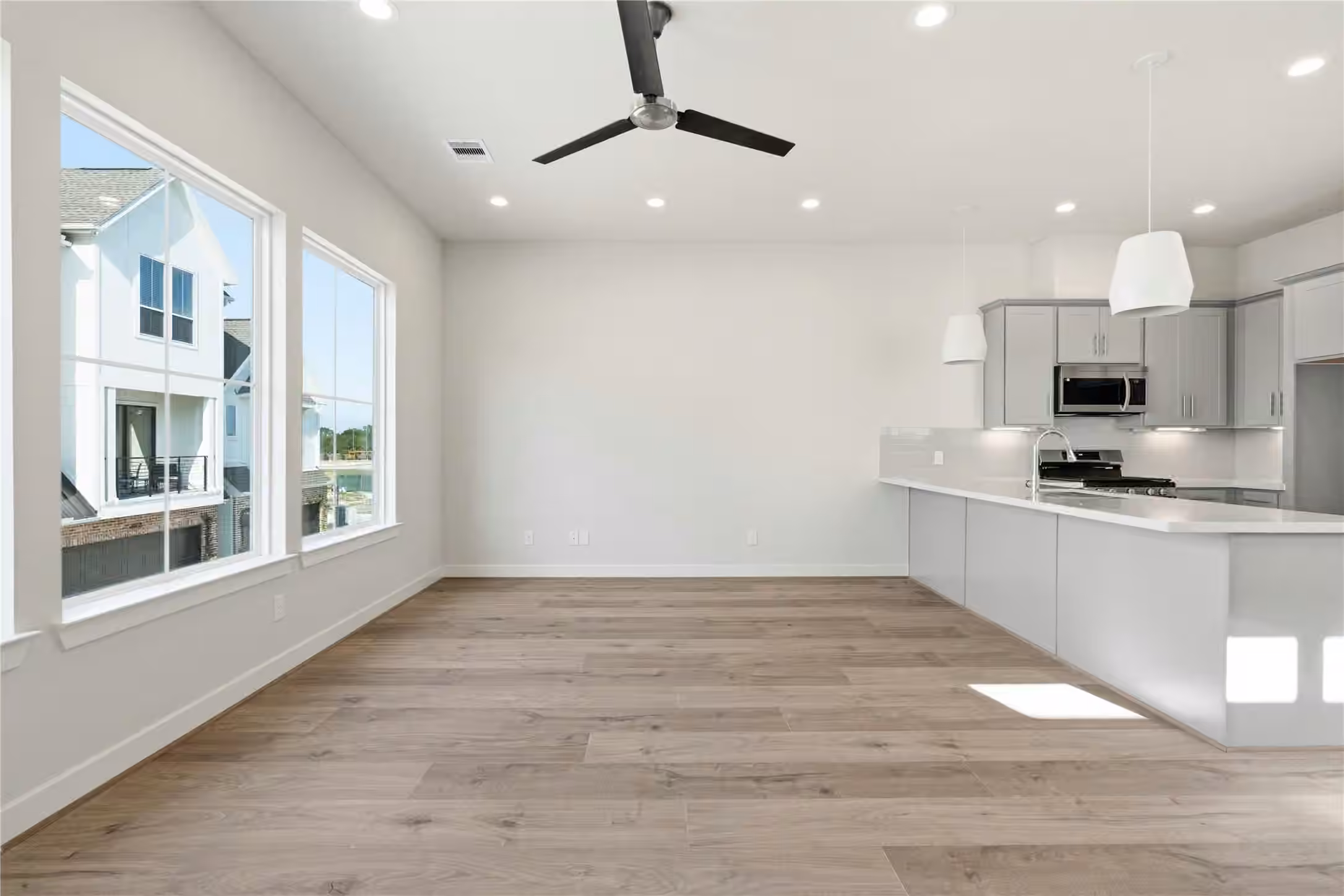 Photo 5 of 3903 Willowbend Point Drive, Houston, TX