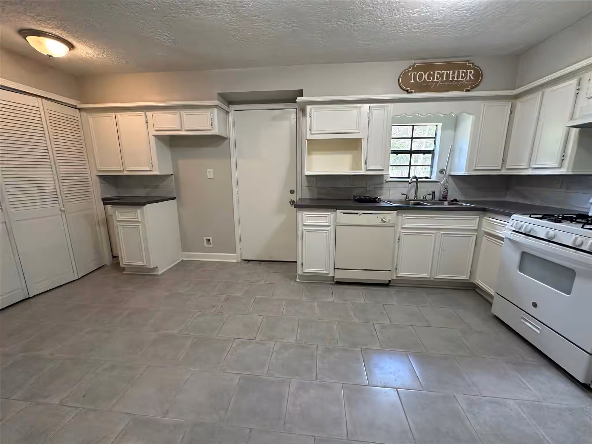 Photo 6 of 9505 Everglade Drive, Houston, TX
