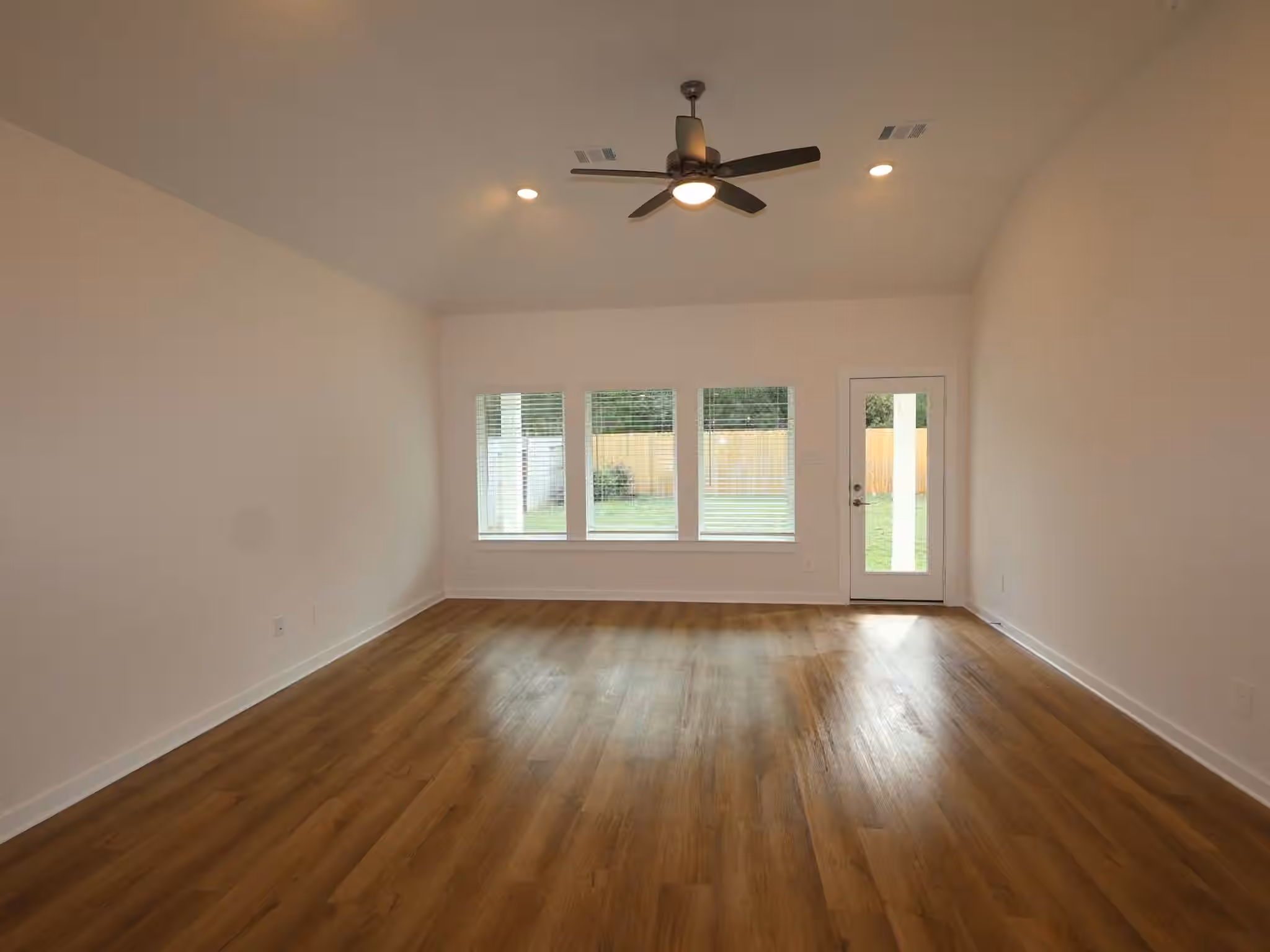 Photo 4 of 21430 Jacaranda Blossom Way, Tomball, TX