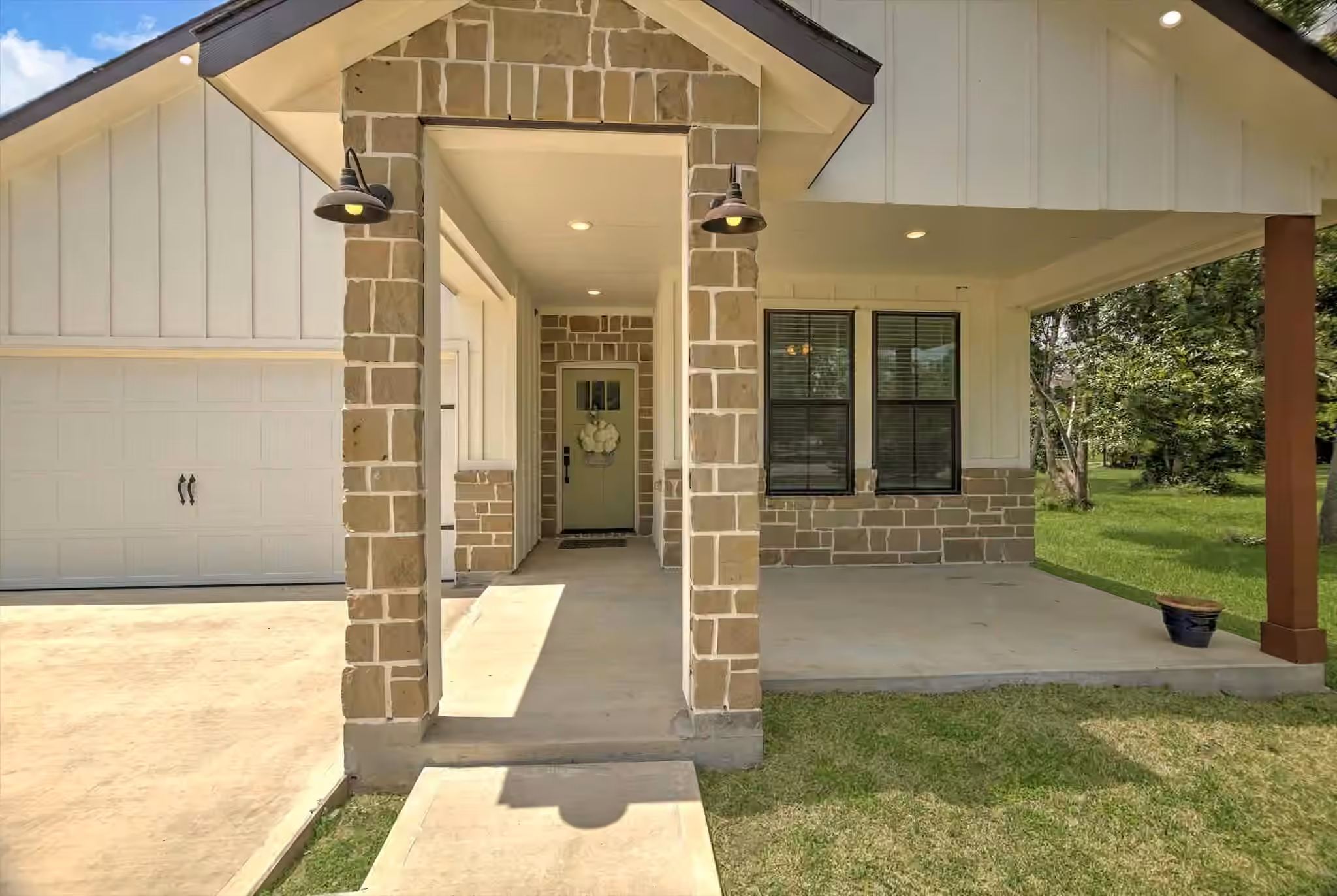 Photo of 502 S Carroll Street, La Porte, TX 77571