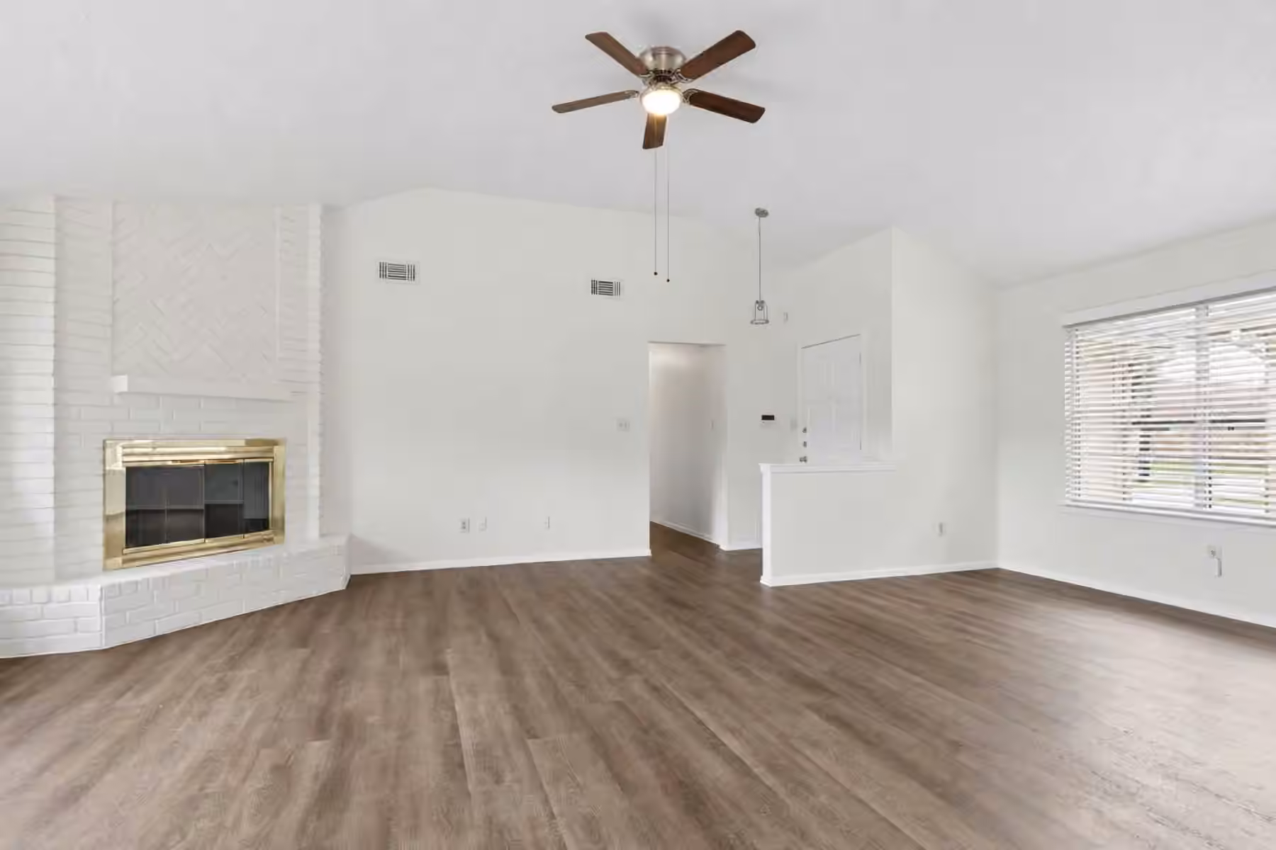 Photo 3 of 10411 Rabbit Oak Drive, Houston, TX