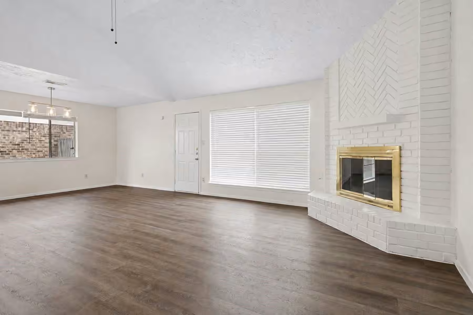 Photo 4 of 10411 Rabbit Oak Drive, Houston, TX