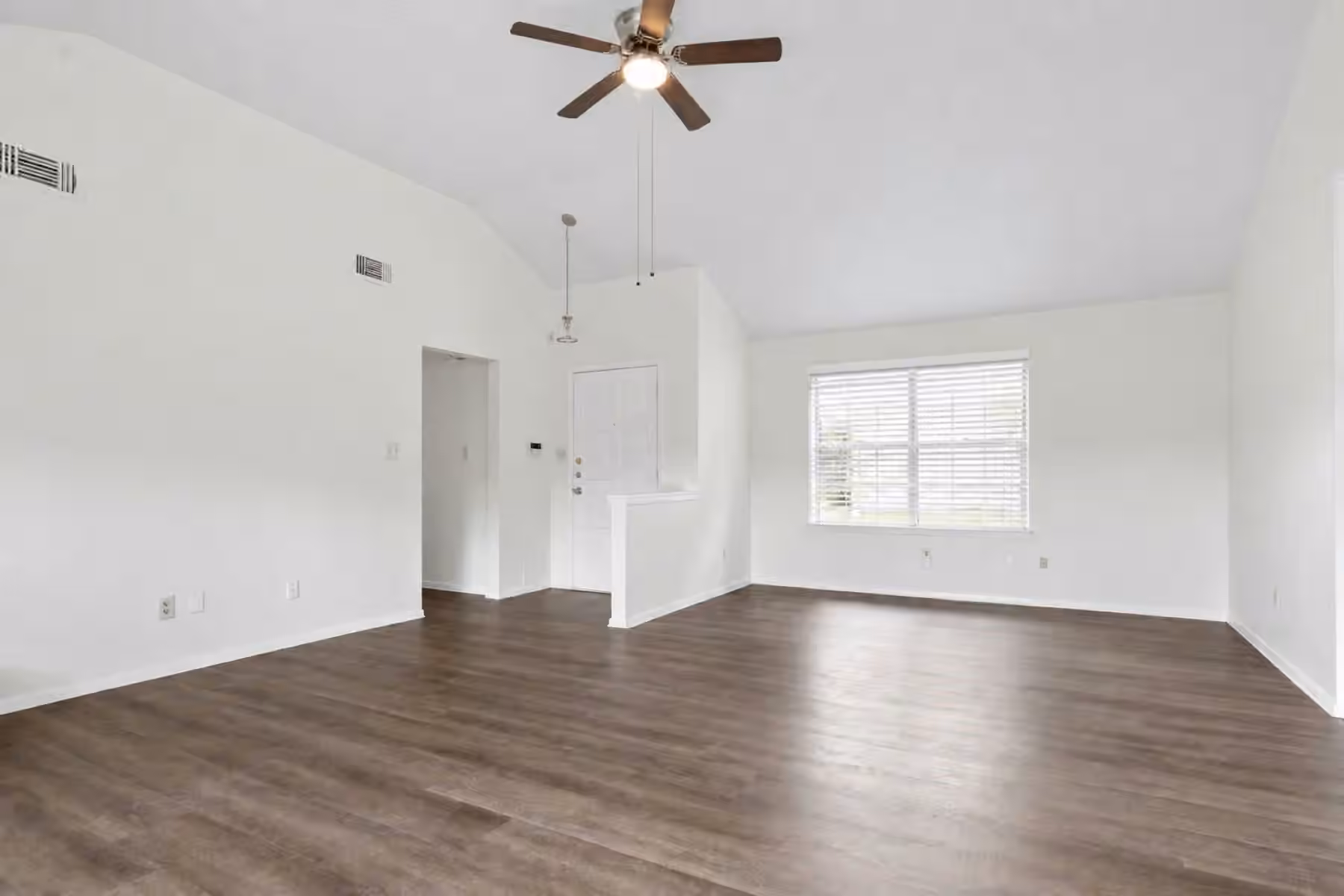 Photo 6 of 10411 Rabbit Oak Drive, Houston, TX