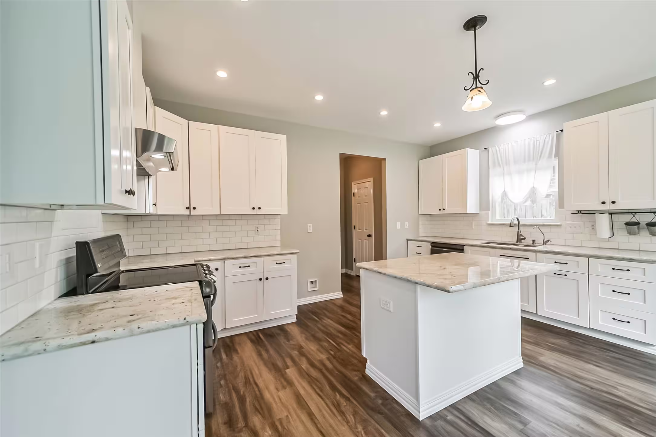 Photo 7 of 6219 Summerville Lane, Houston, TX