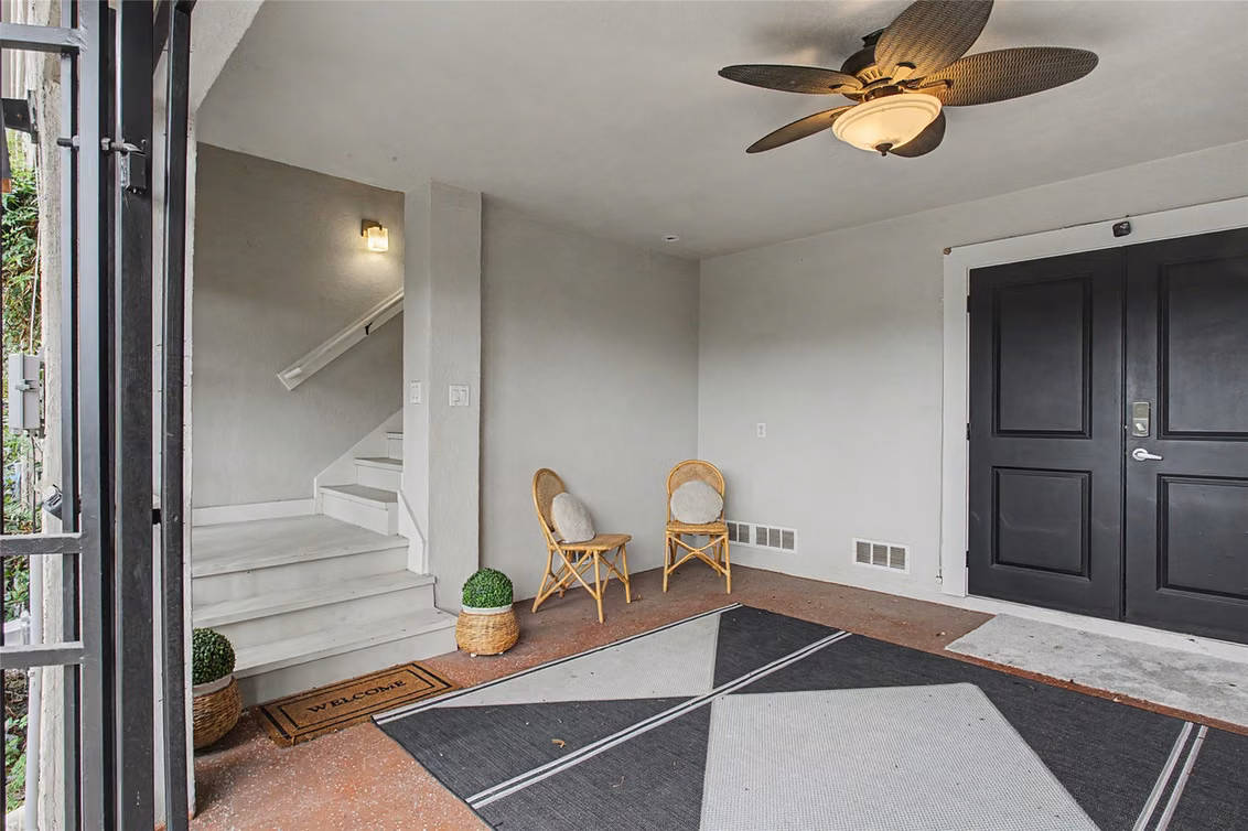Photo 5 of 125 E 2nd Street, Houston, TX