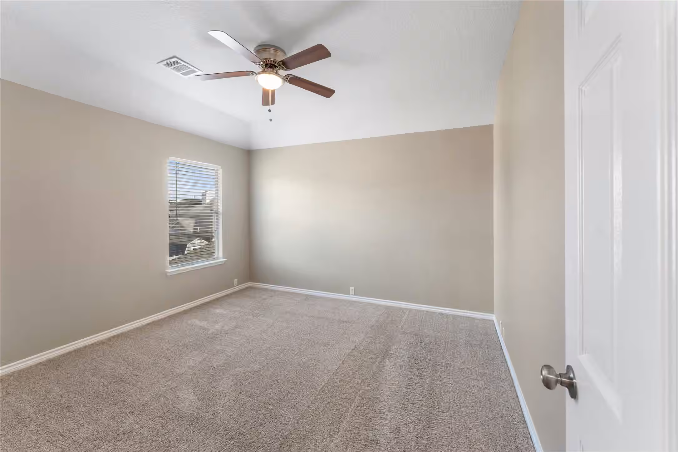 Photo 5 of 11018 Redhaven Court, Houston, TX