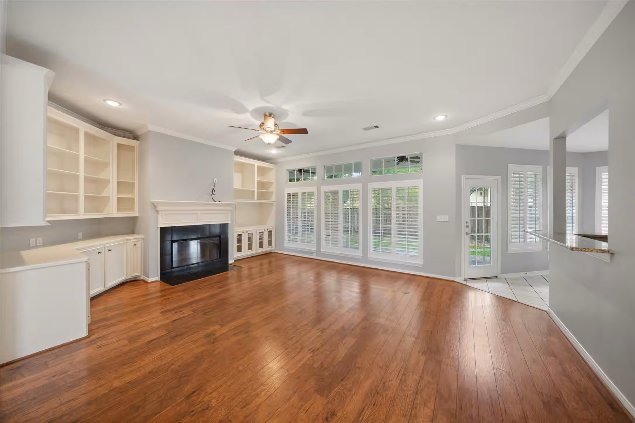 Photo 4 of 118 Wick Willow Drive, Montgomery, TX
