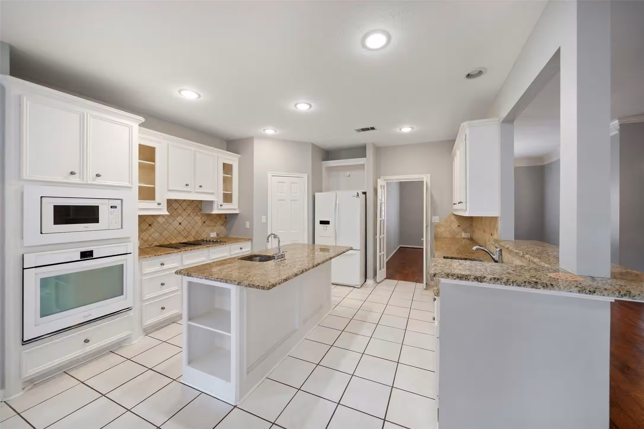 Photo 7 of 118 Wick Willow Drive, Montgomery, TX
