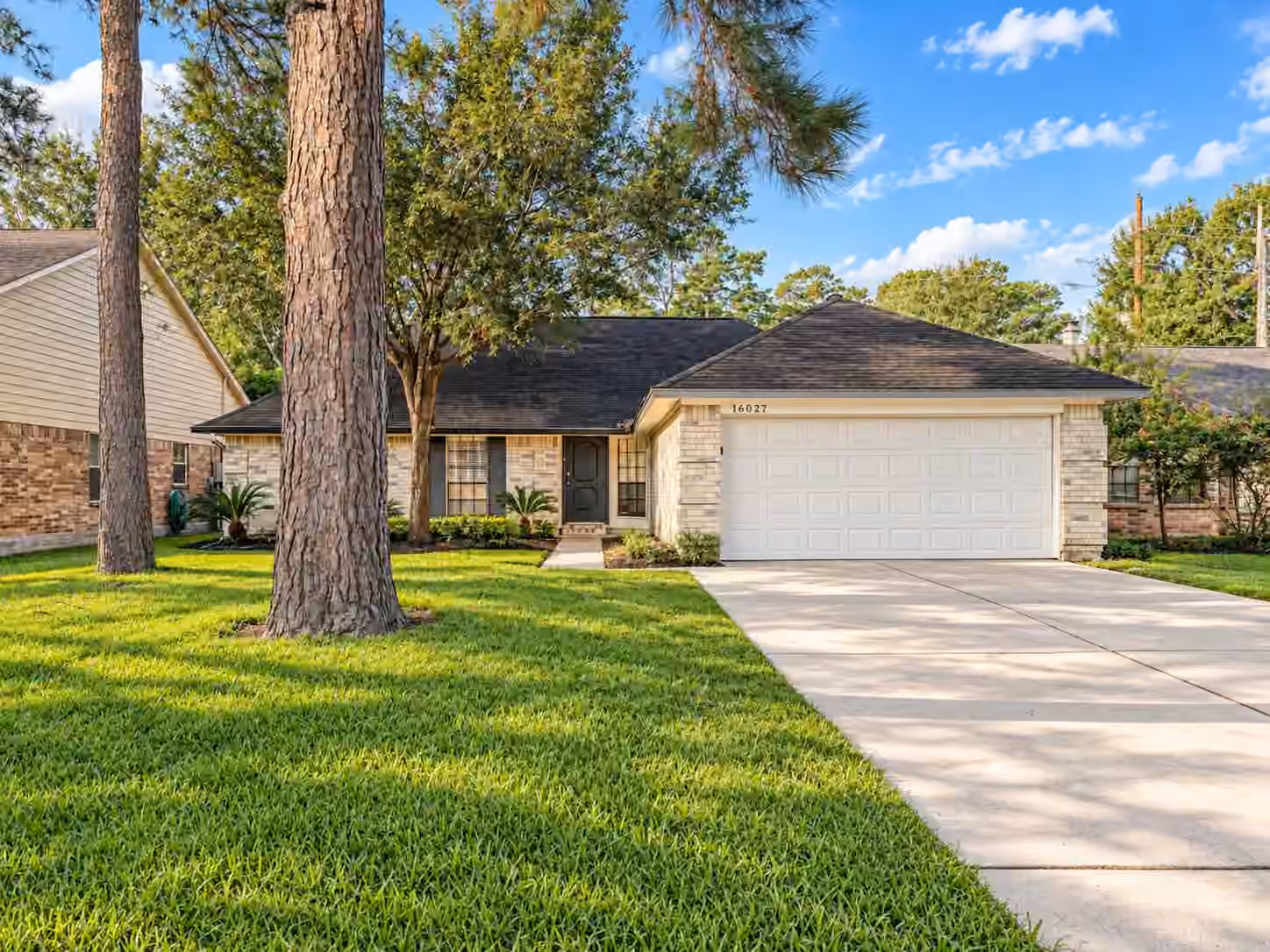 Photo 4 of 16027 Hollow Rock Drive, Houston, TX