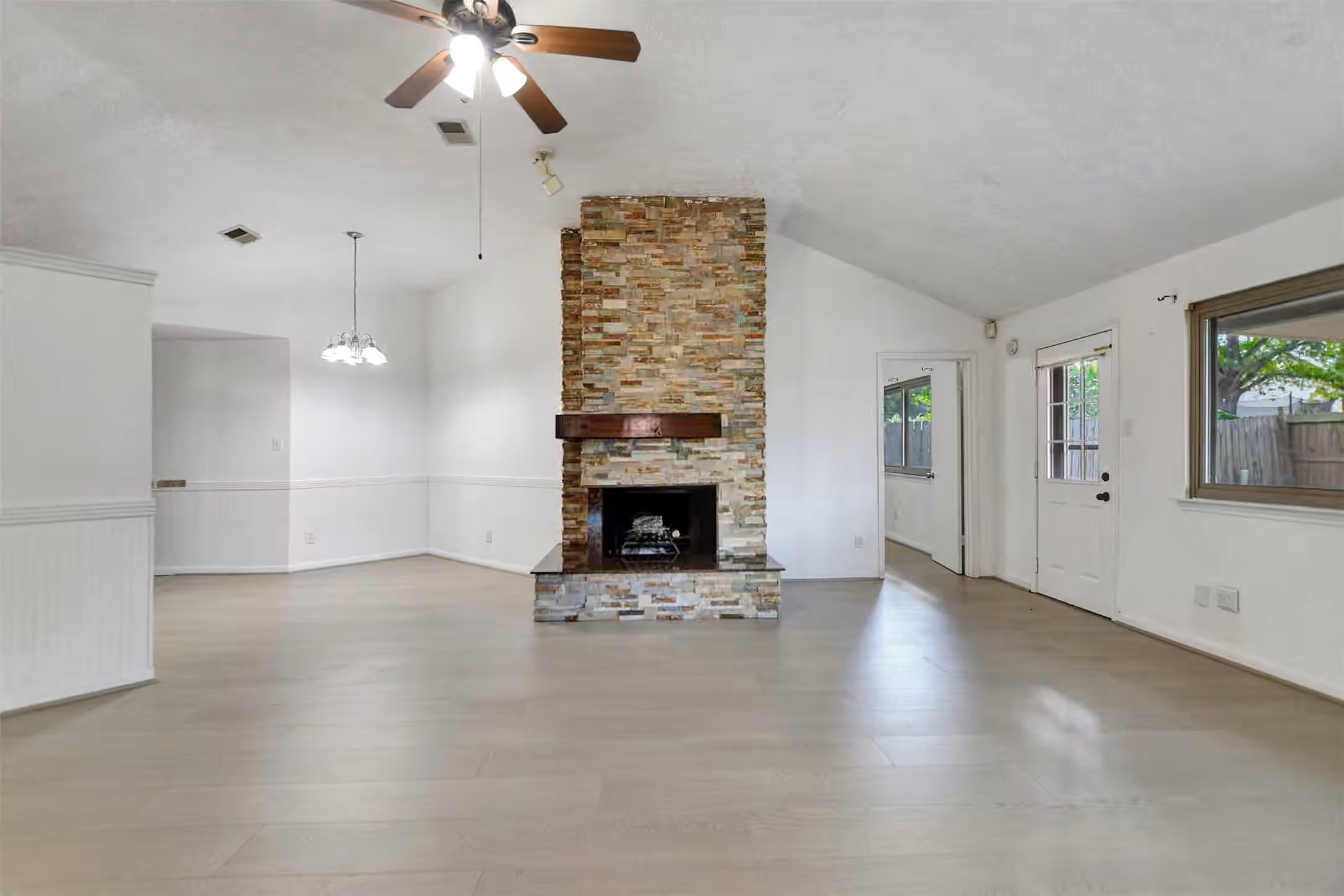 Photo 2 of 13507 Shaft Drive, Cypress, TX