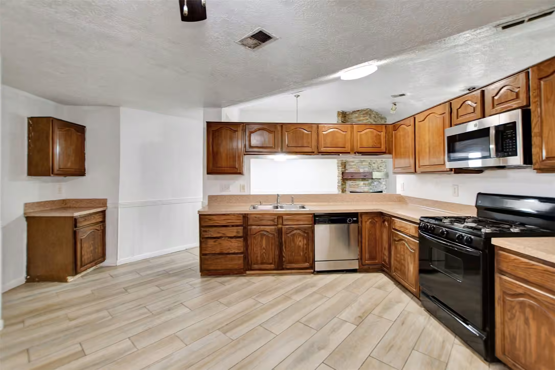 Photo 3 of 13507 Shaft Drive, Cypress, TX
