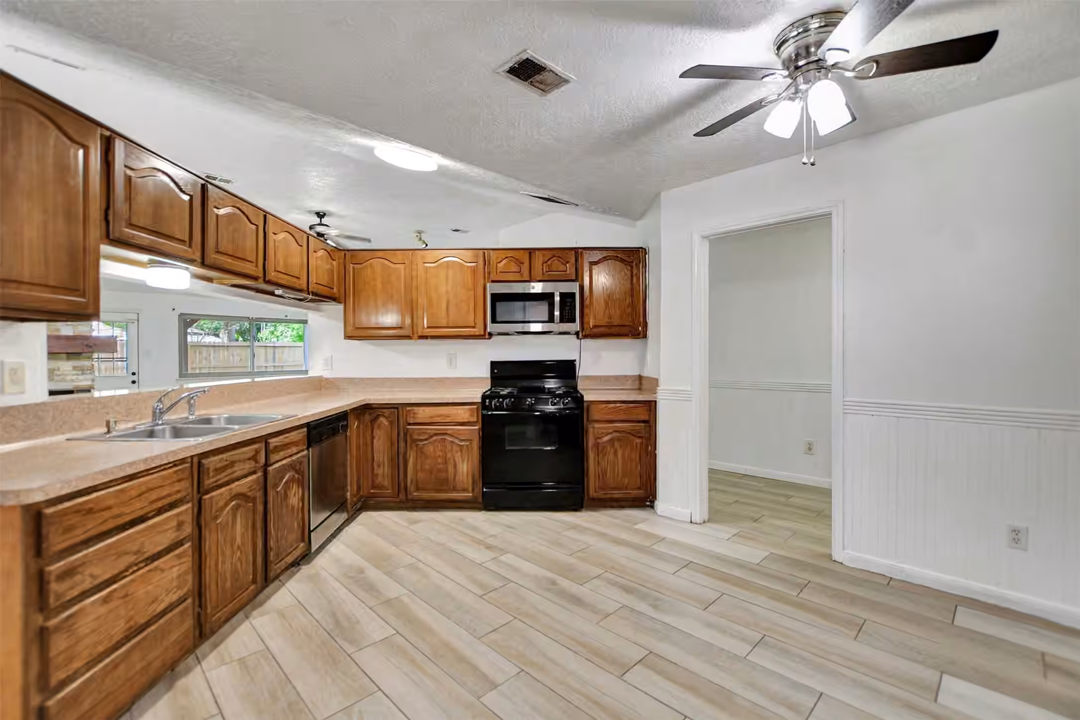Photo 4 of 13507 Shaft Drive, Cypress, TX