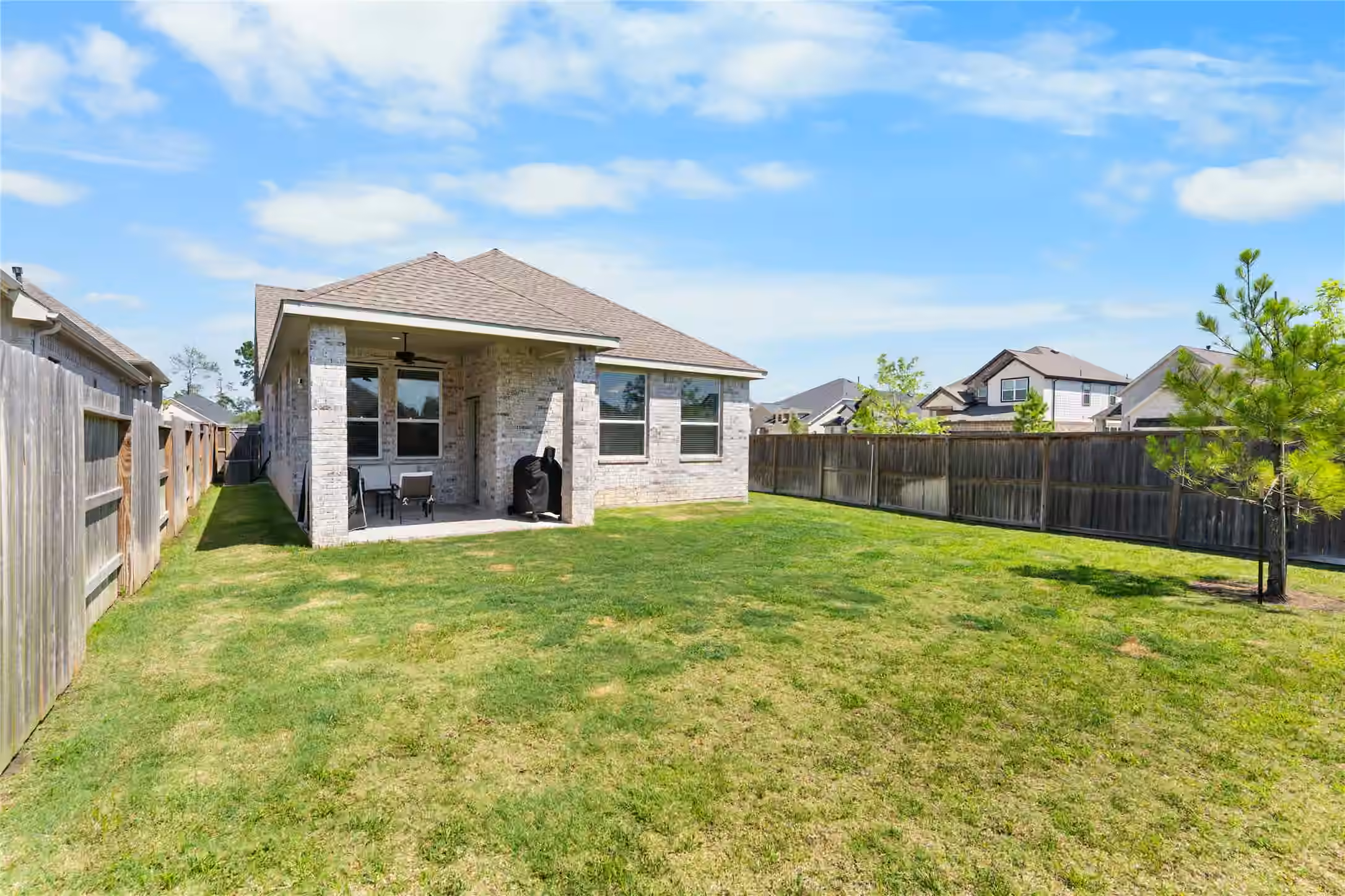 Photo 5 of 13118 Hidden Village Court, Conroe, TX