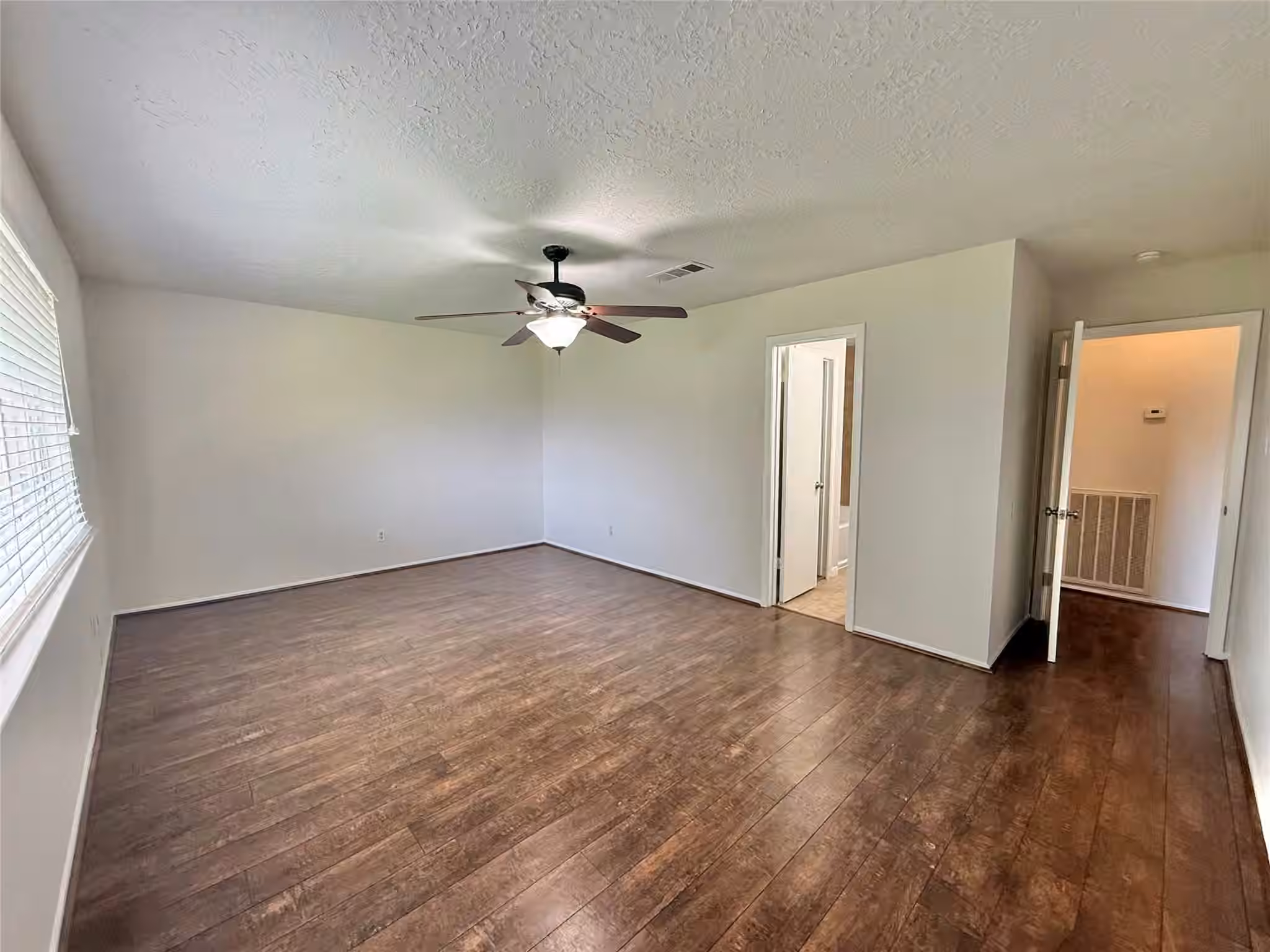 Photo 7 of 8306 Bee Meadow Lane, Houston, TX
