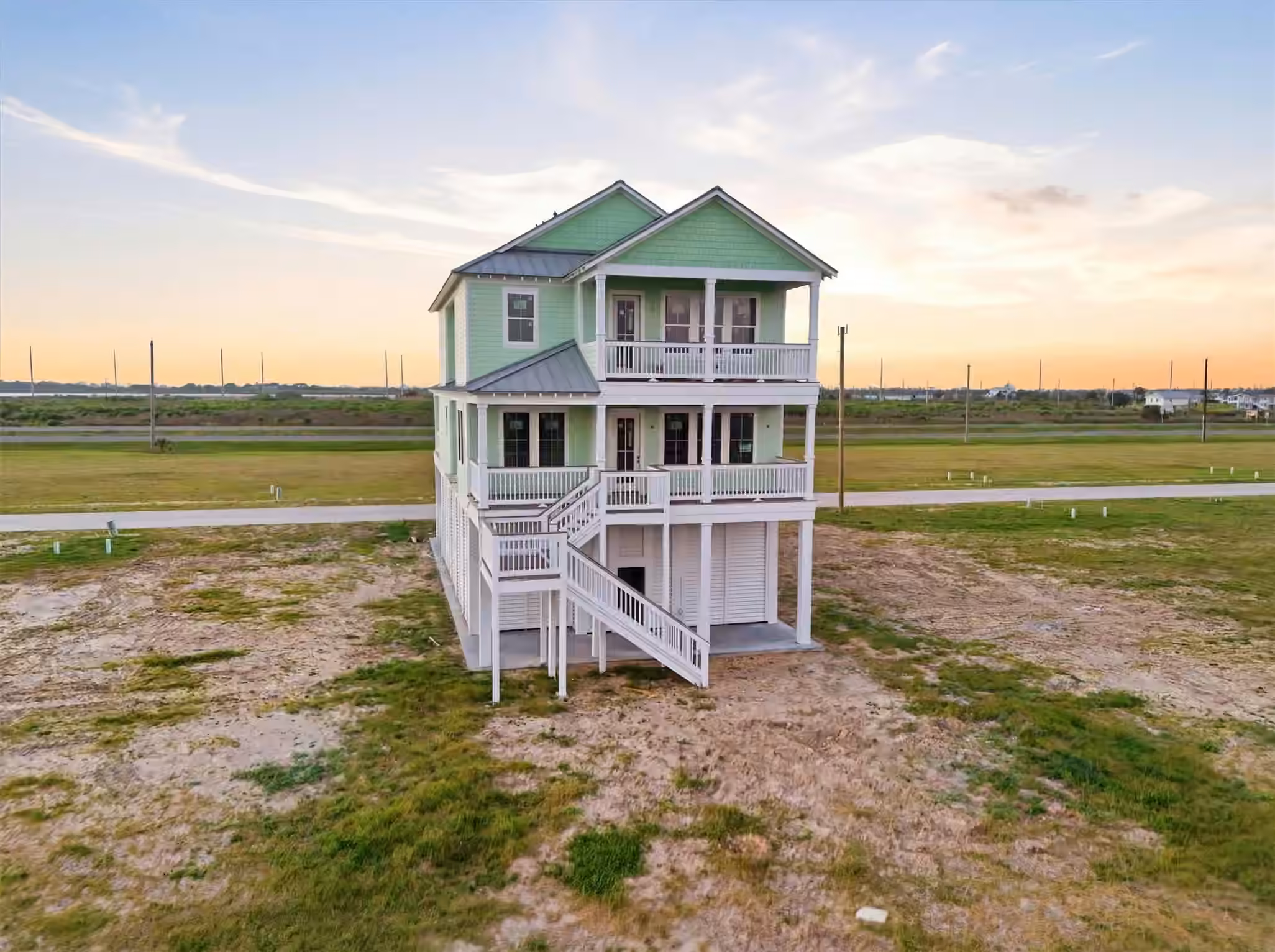 Photo 4 of 11327 Starfish Drive, Galveston, TX