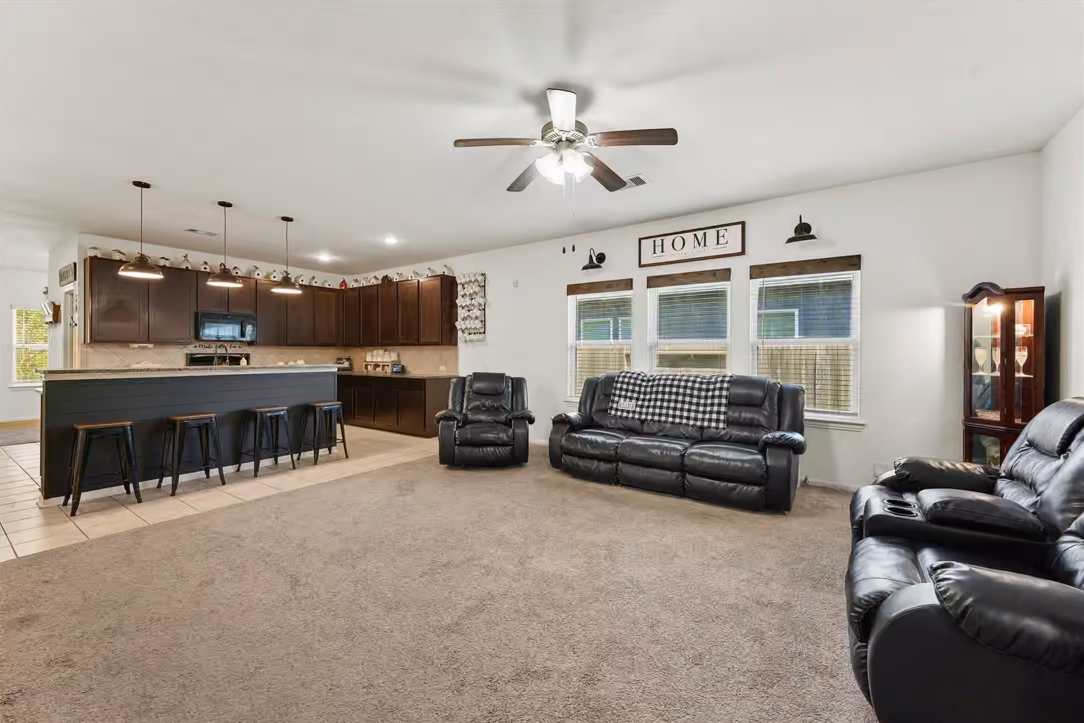 Photo 5 of 5303 Rivers Edge Drive, Richmond, TX