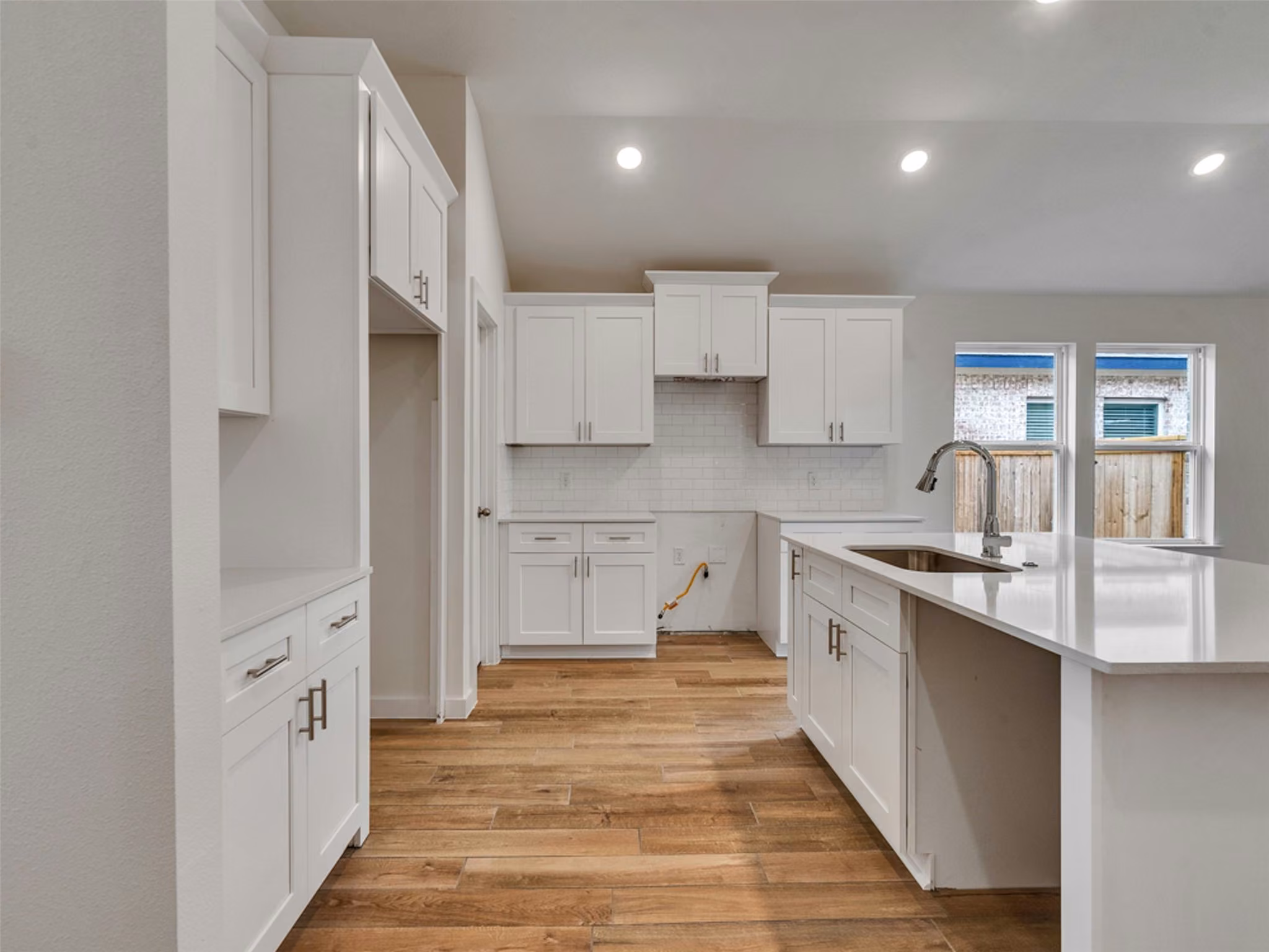 Photo 4 of 8323 Amber Summit Lane, Angleton, TX