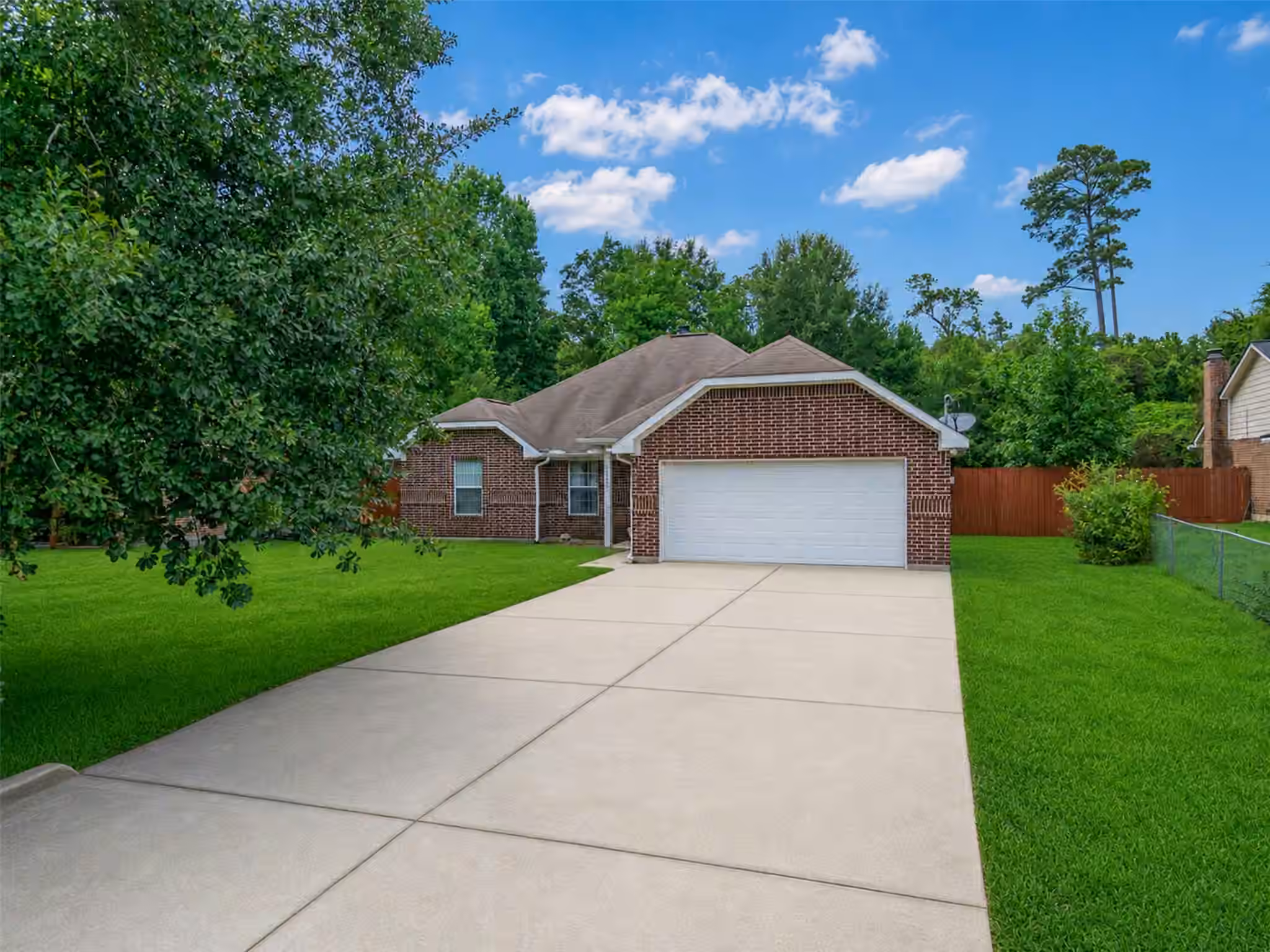 Photo 2 of 1600 Sweetgum Street, Conroe, TX