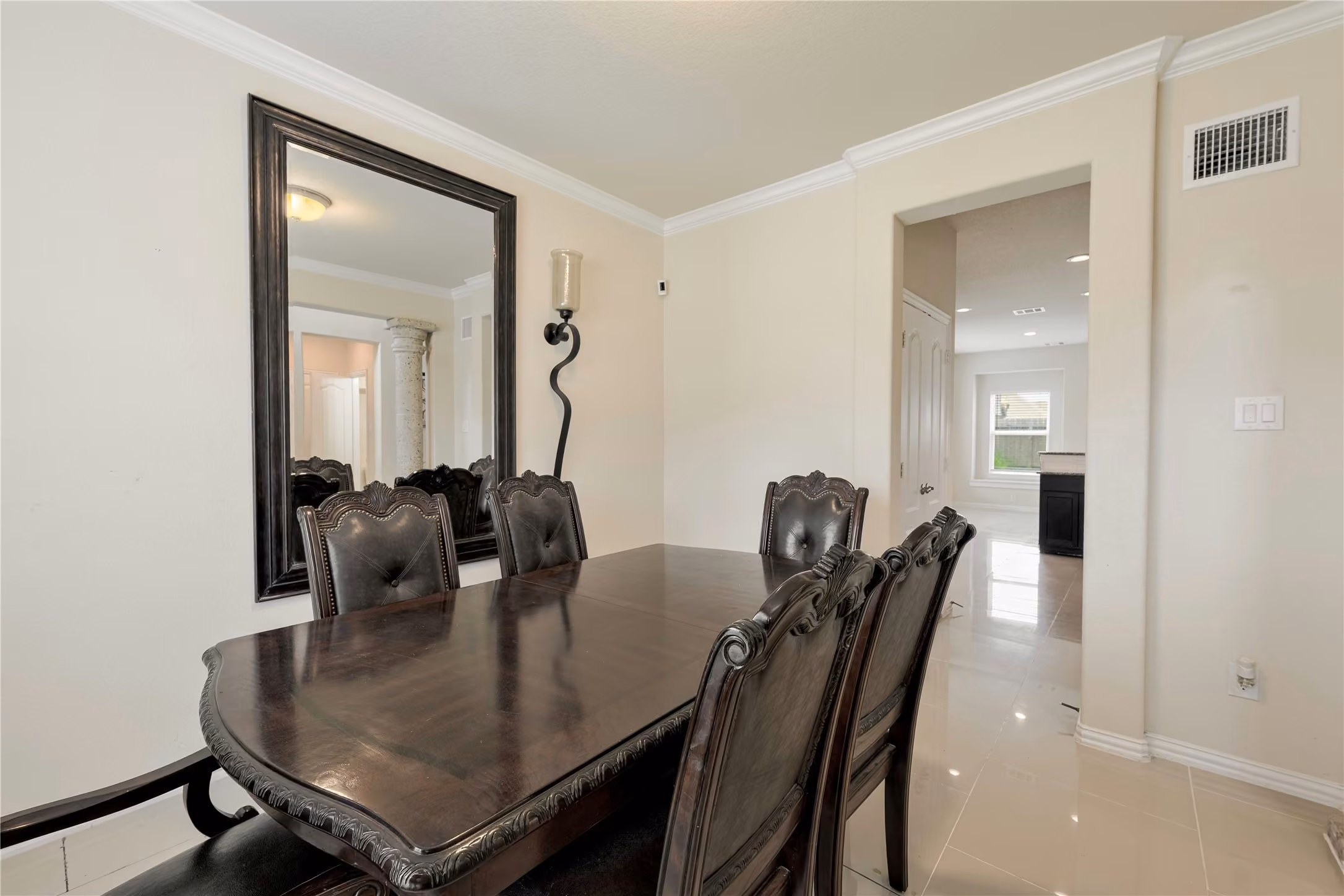 Photo 7 of 9922 Pine Forest Court, Baytown, TX