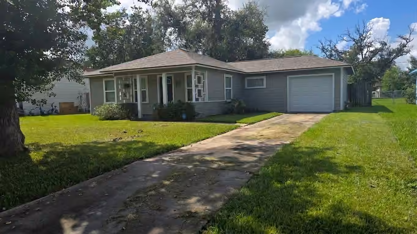 Photo 2 of 1208 Chevy Chase Drive, Angleton, TX