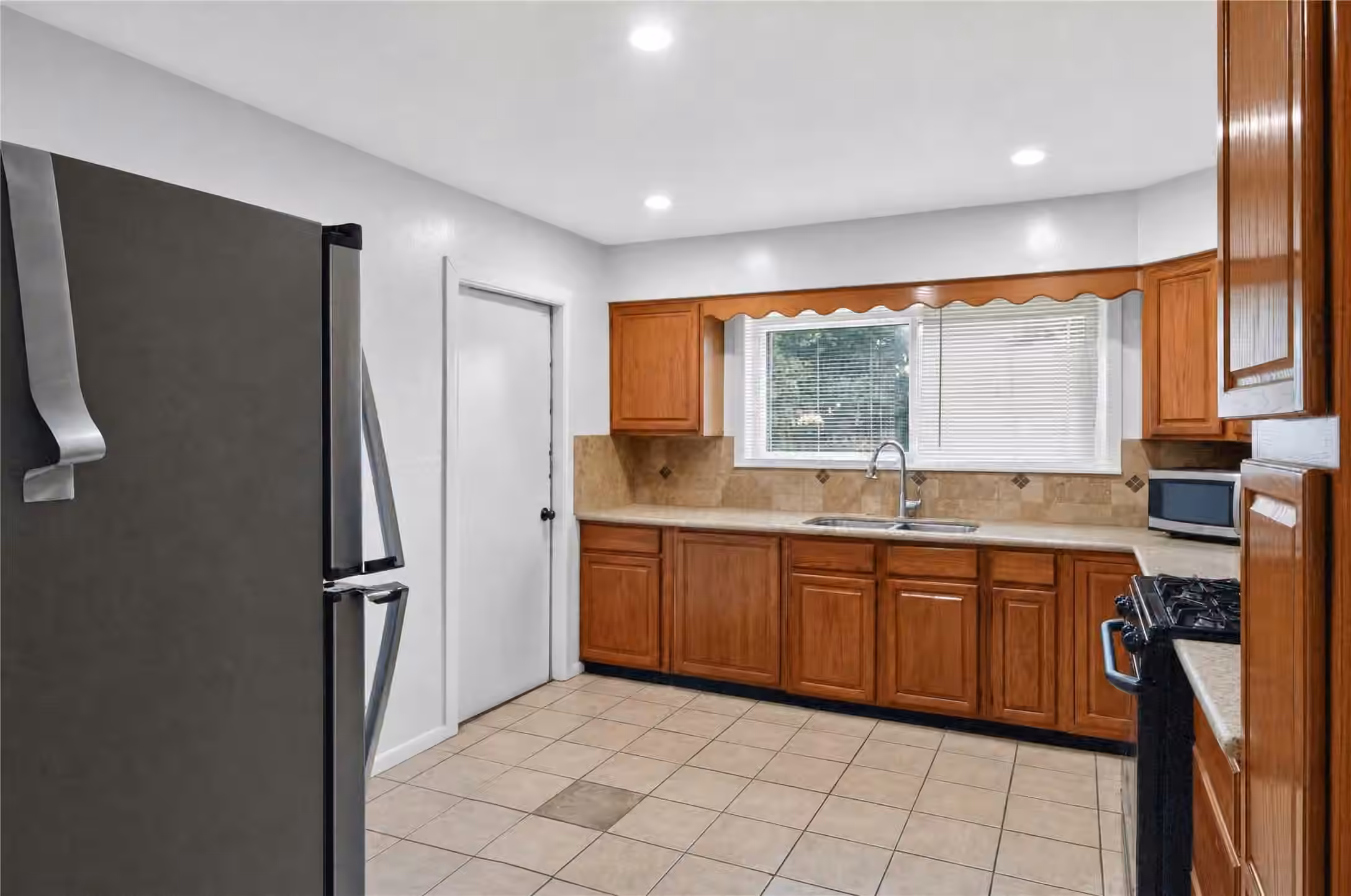 Photo 7 of 6615 Beldart Street, Houston, TX