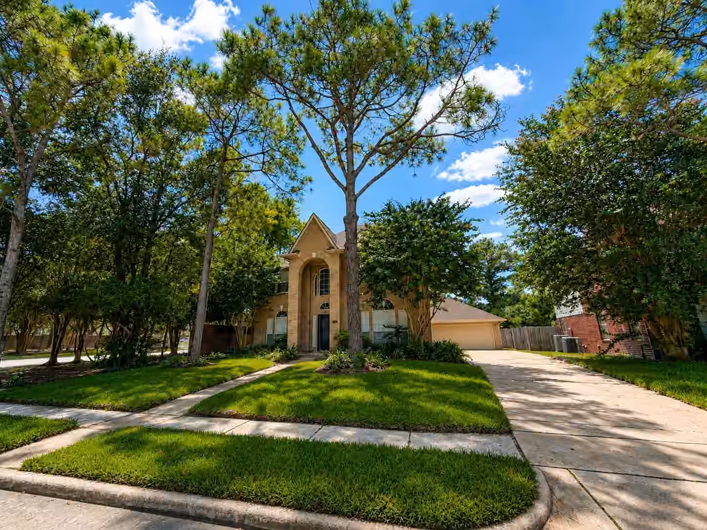 Photo 2 of 13538 Shadow Falls Court, Houston, TX