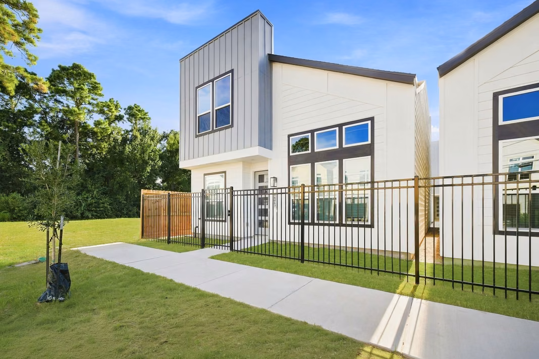 Photo 3 of 6063 Cebra Street, Houston, TX