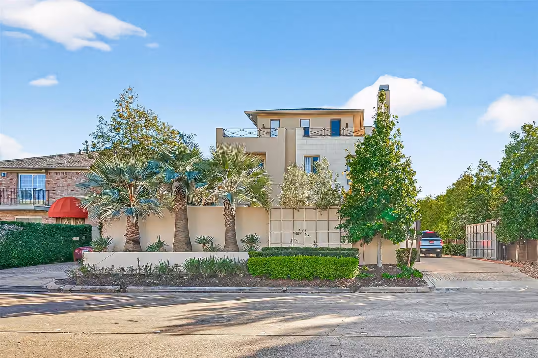 Photo 3 of 6005 Inwood Drive A, Houston, TX