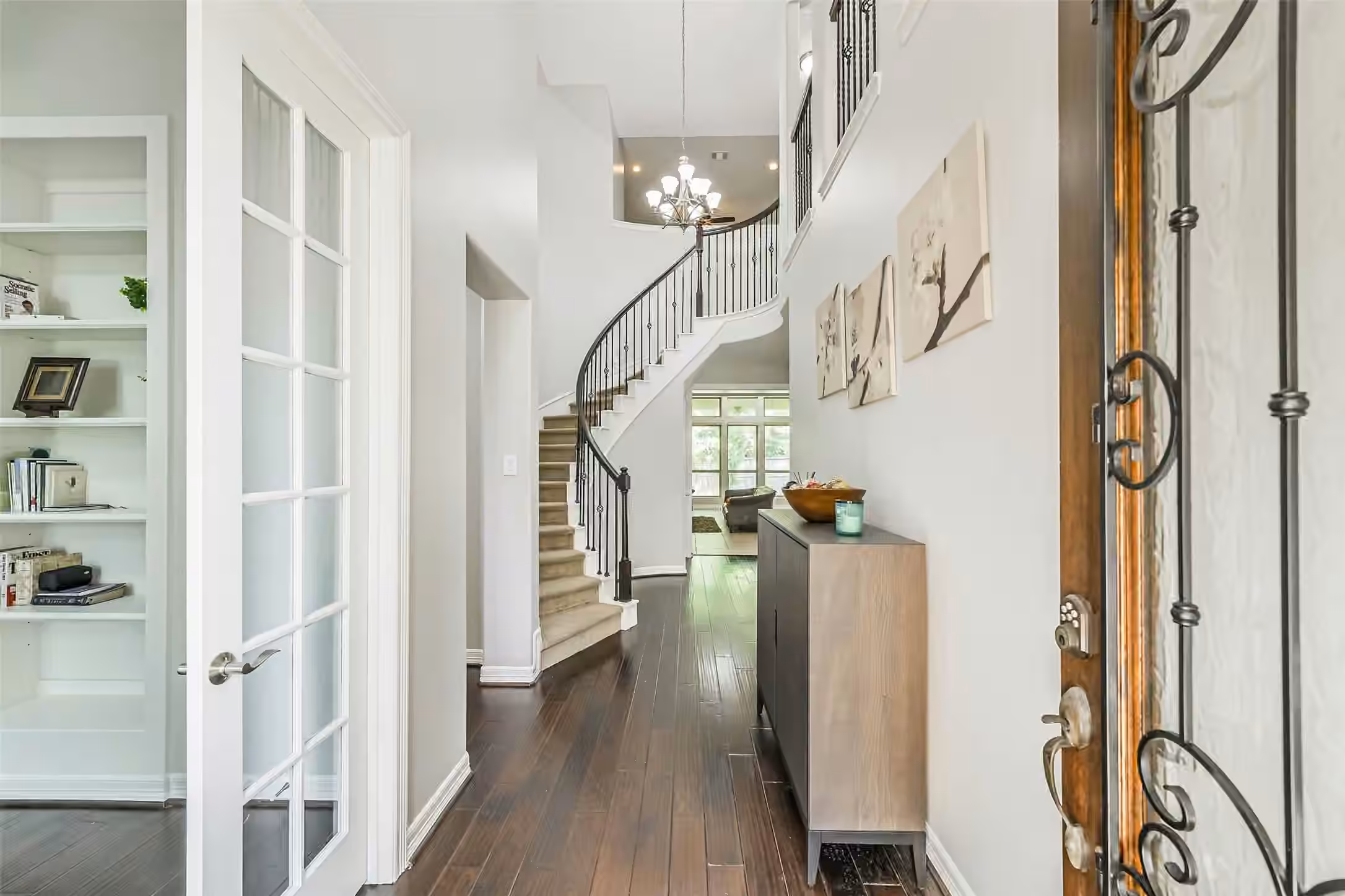 Photo 2 of 170 Hearthshire Circle, The Woodlands, TX