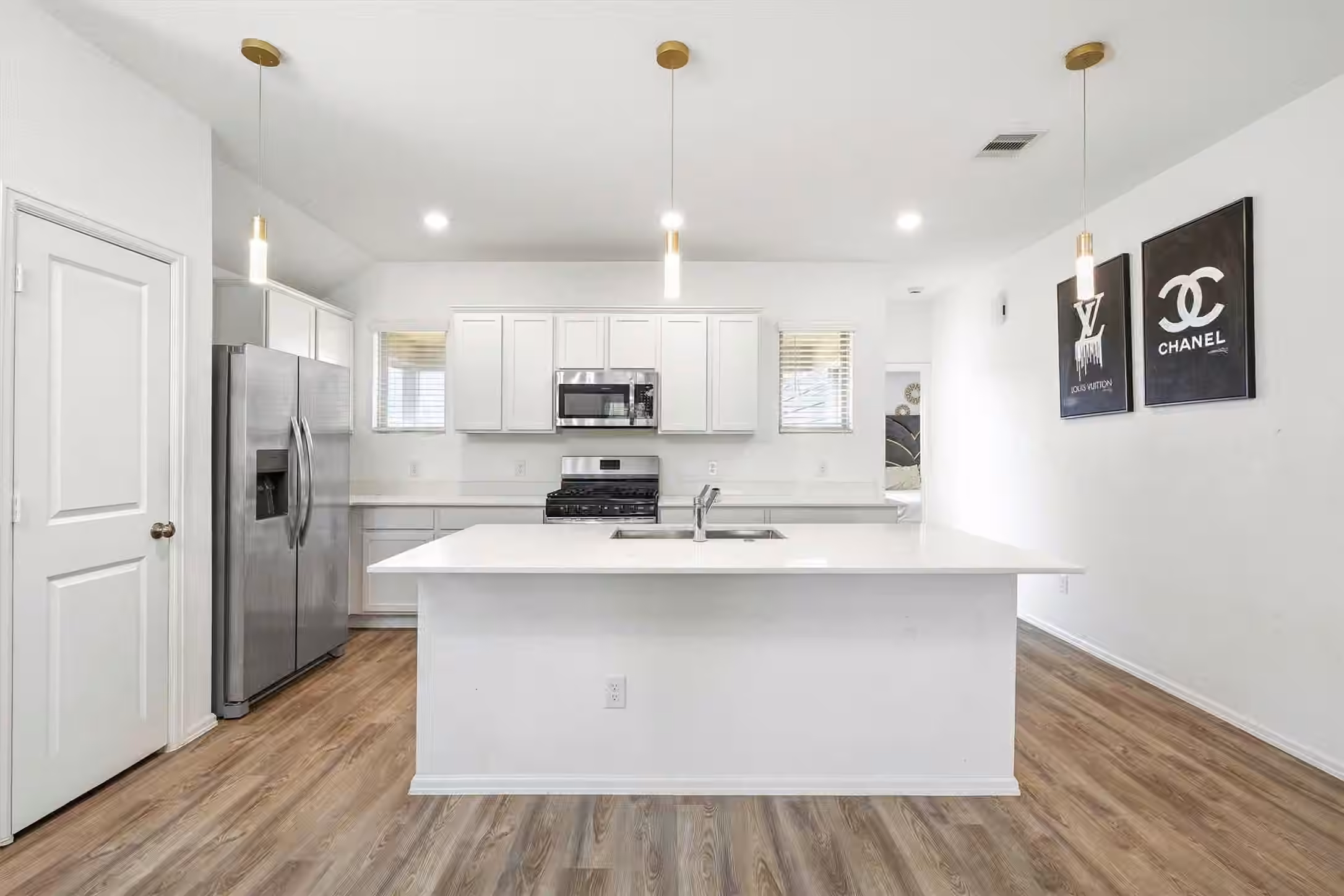 Photo 2 of 7338 Bartoncliff Drive, Katy, TX