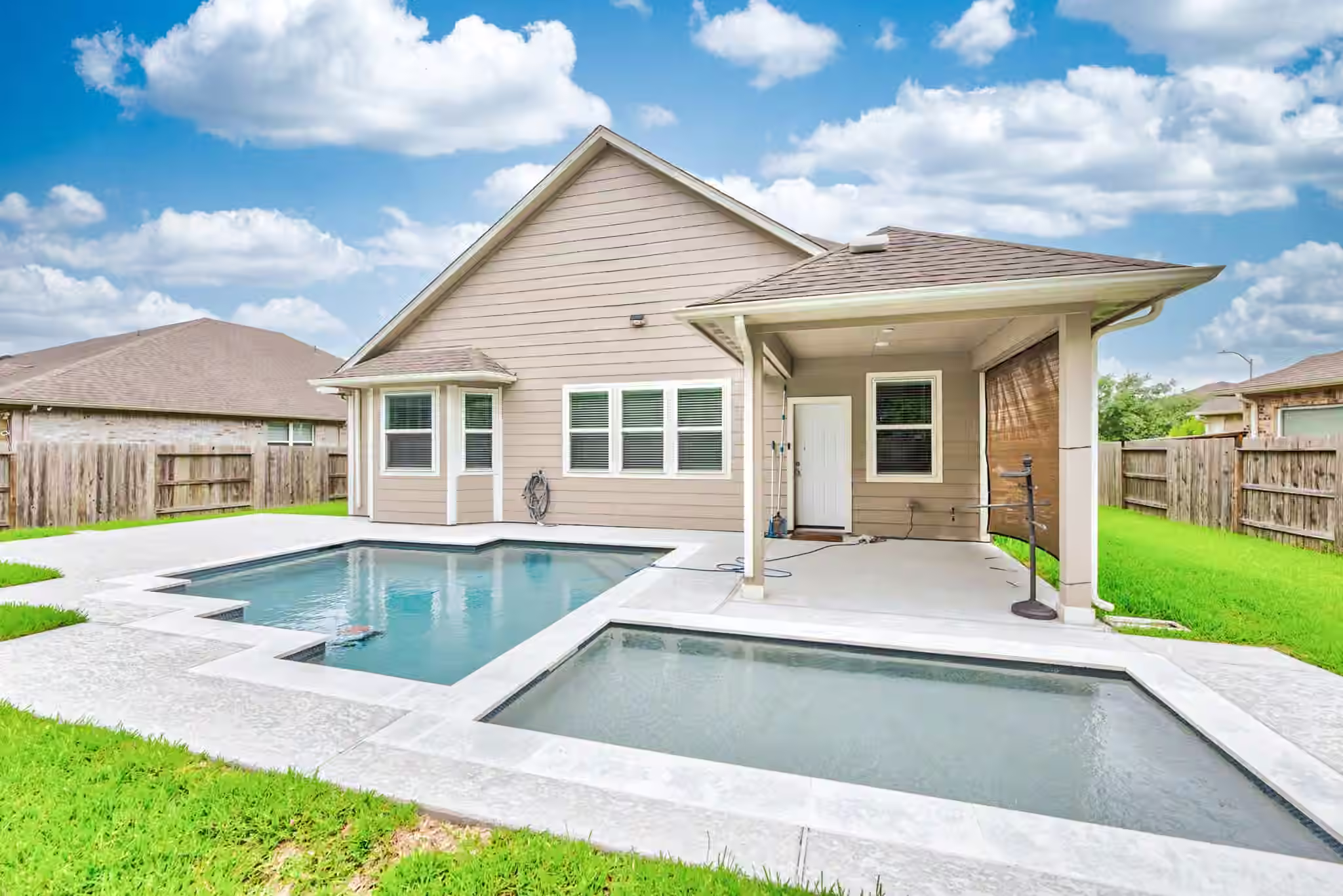 Photo 4 of 5943 Pearland Place, Pearland, TX