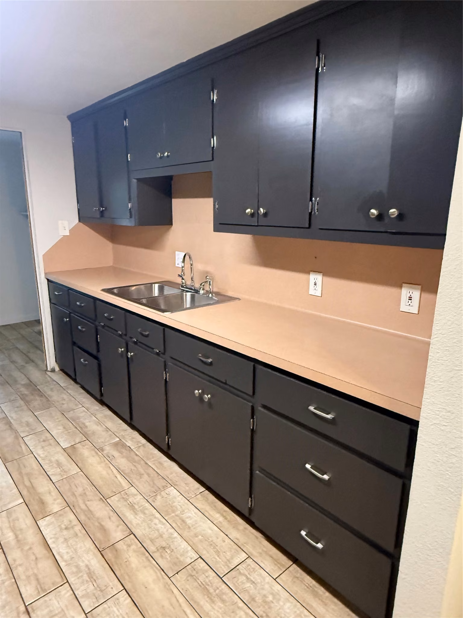 Photo 4 of 720 Austin Street, Clute, TX