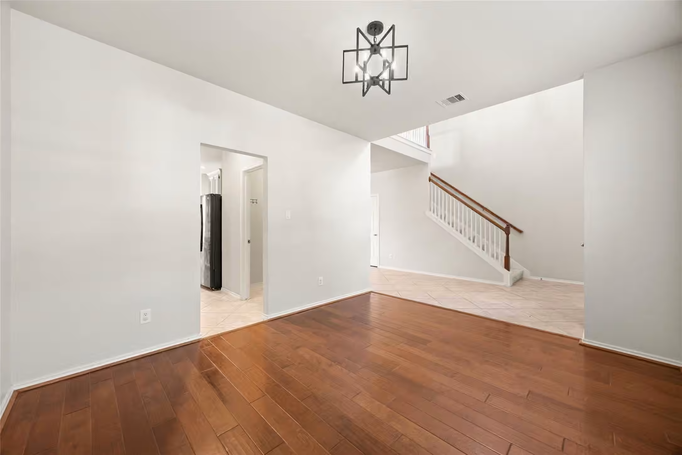 Photo 6 of 9611 Oxford Grove Drive, Houston, TX