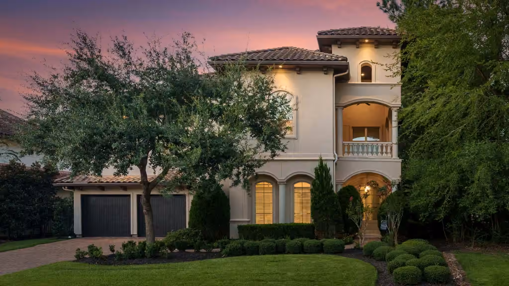 Photo 2 of 35 Karsten Creek Way, The Woodlands, TX