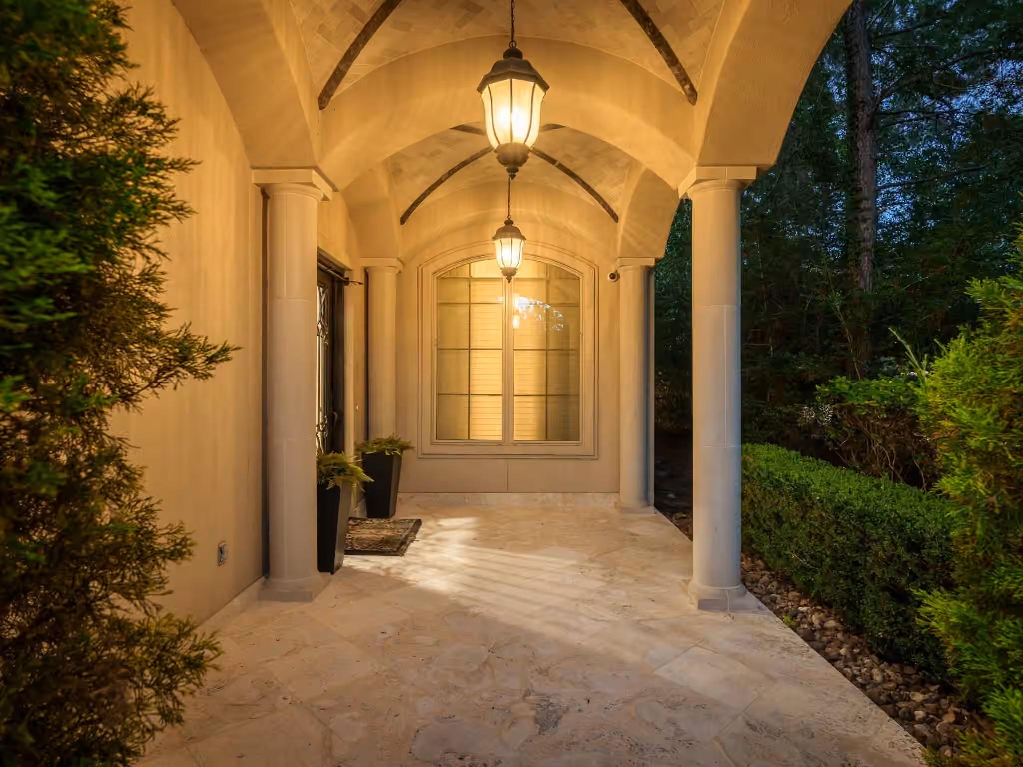Photo 3 of 35 Karsten Creek Way, The Woodlands, TX