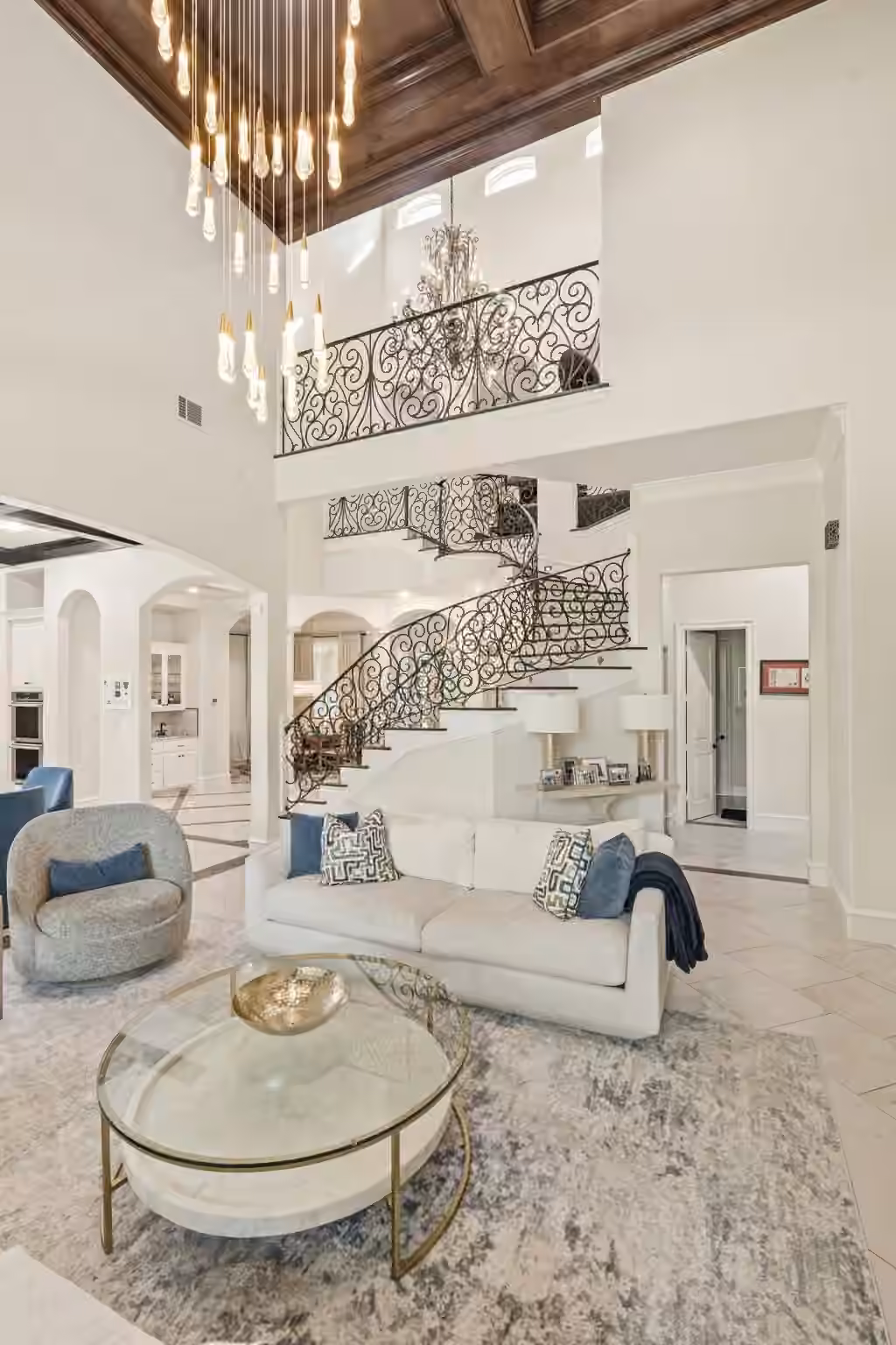 Photo 5 of 35 Karsten Creek Way, The Woodlands, TX
