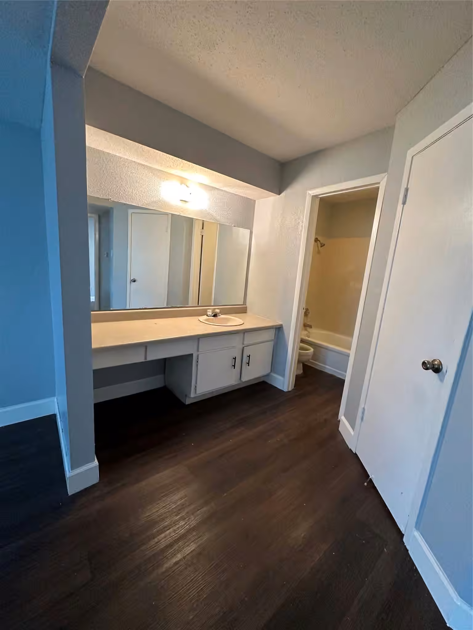 Photo 4 of 5625 Antoine Drive 403, Houston, TX