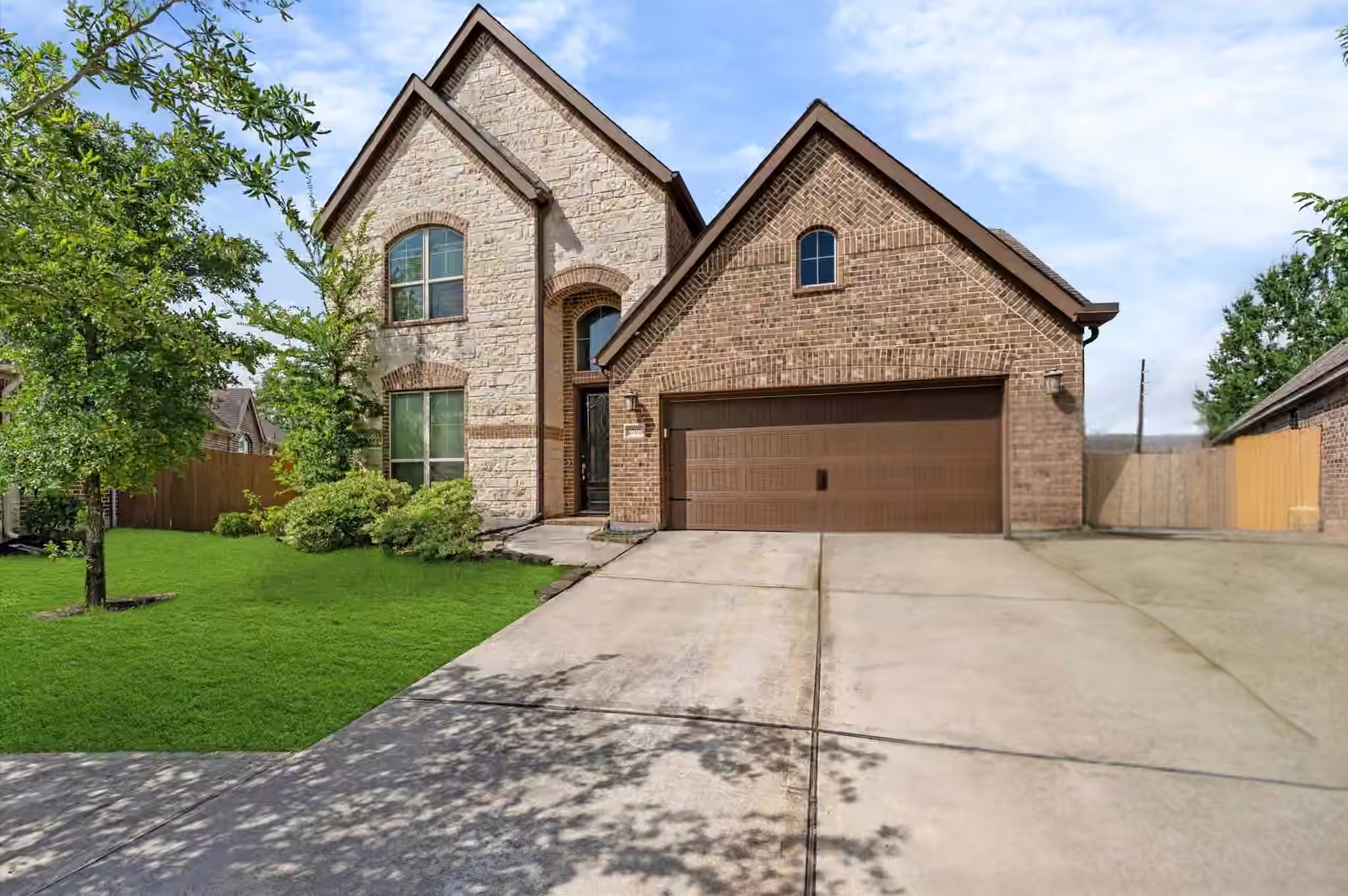 Photo 2 of 27172 Devyn Forest Lane, Spring, TX