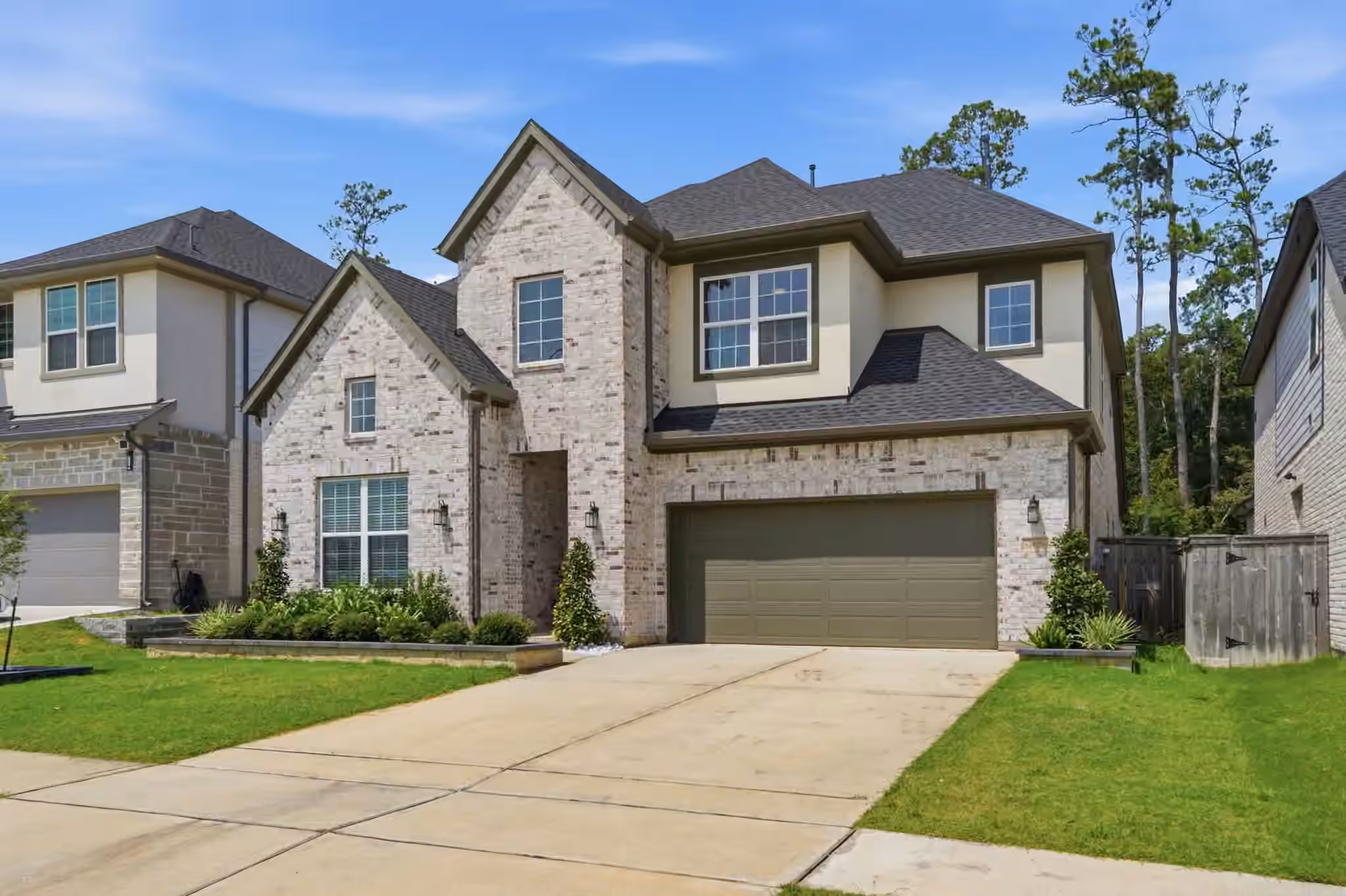Photo 2 of 24615 Lukes Landing Way, Tomball, TX