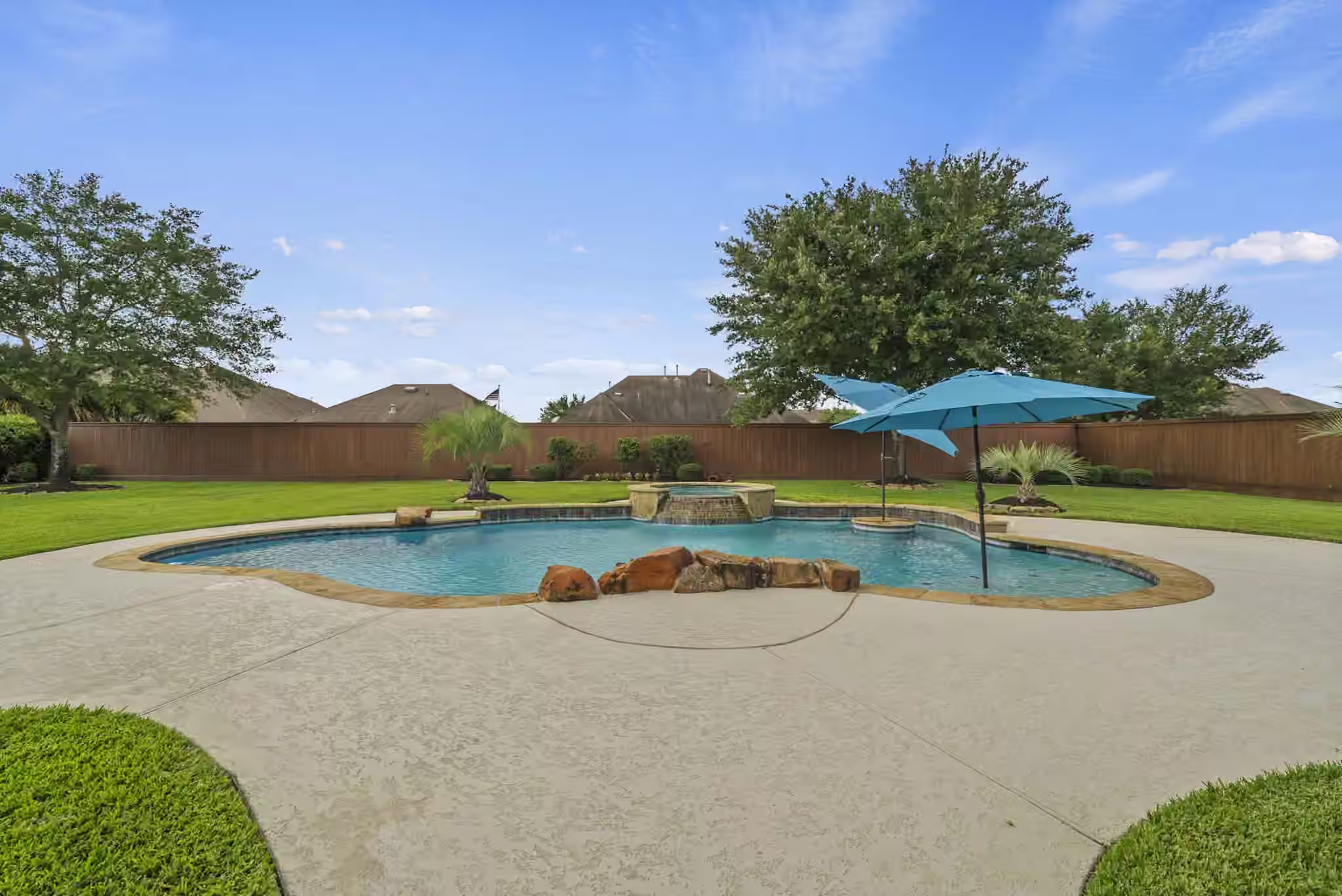 Photo 3 of 21406 Harbor Water Drive, Cypress, TX