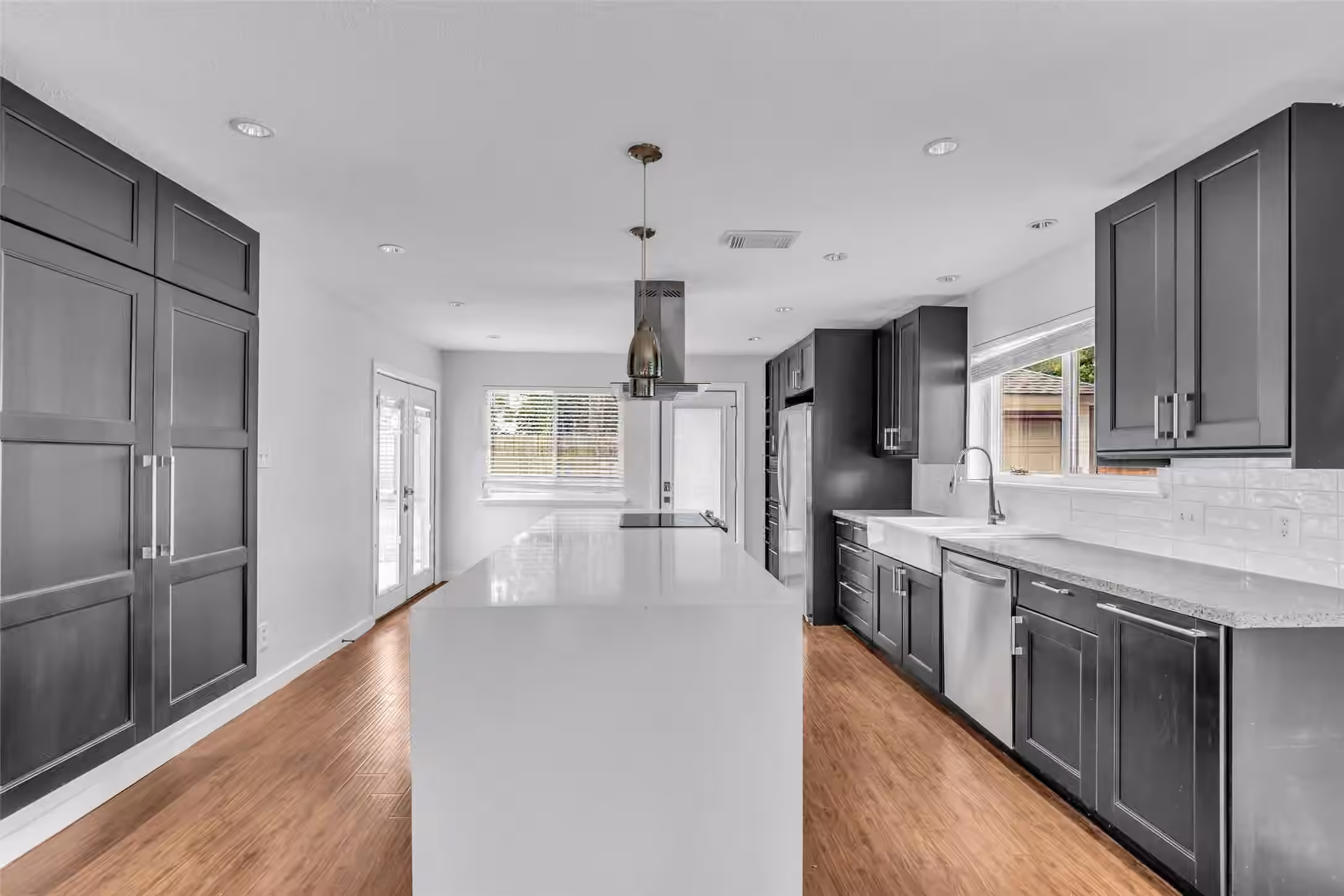 Photo of 6835 Queensclub Drive, Houston, TX
