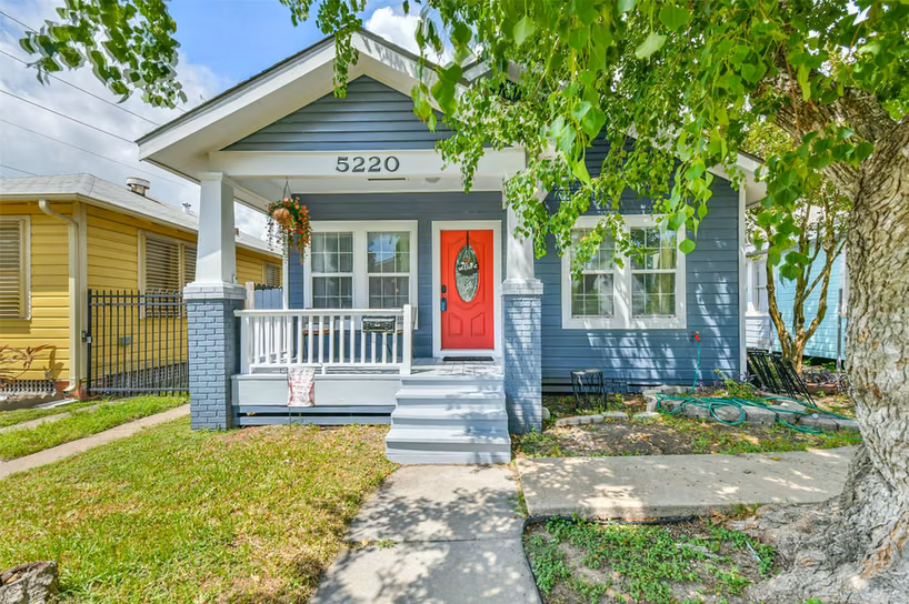 Photo of 5220 Avenue P 1/2, Galveston, TX 77551