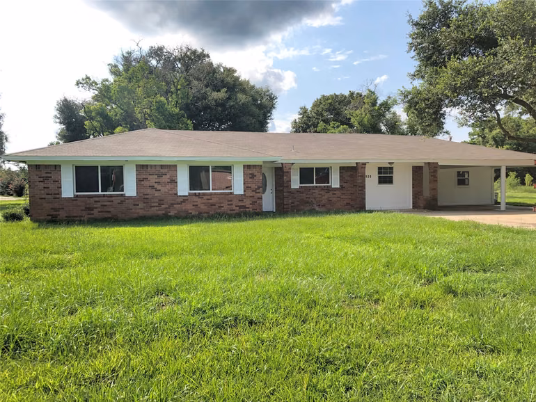 Photo of 120 Shanklin Road, Angleton, TX